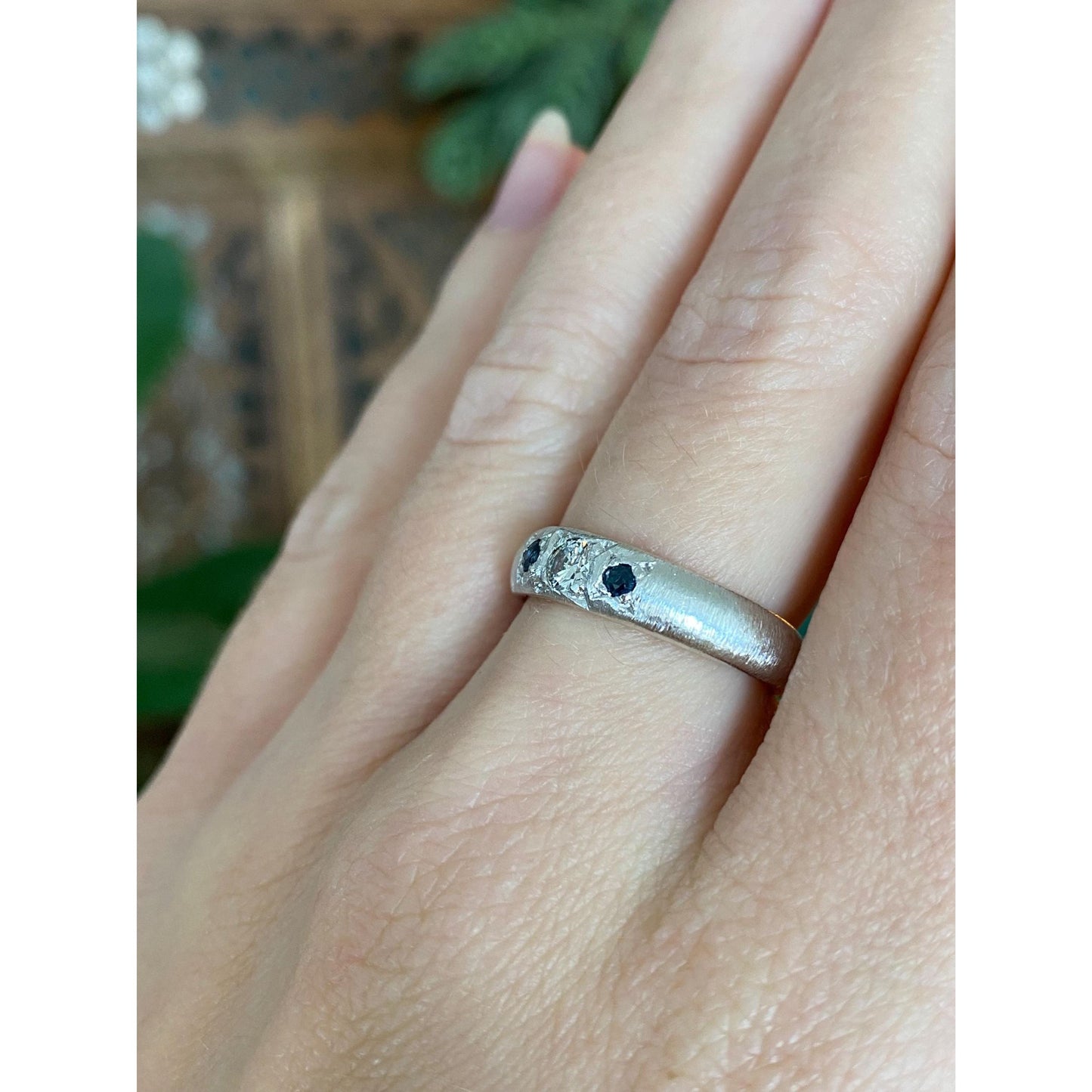 Vintage Solid 14k White Gold Star Set Diamond Blue Sapphire Ring Band - Size 5.25