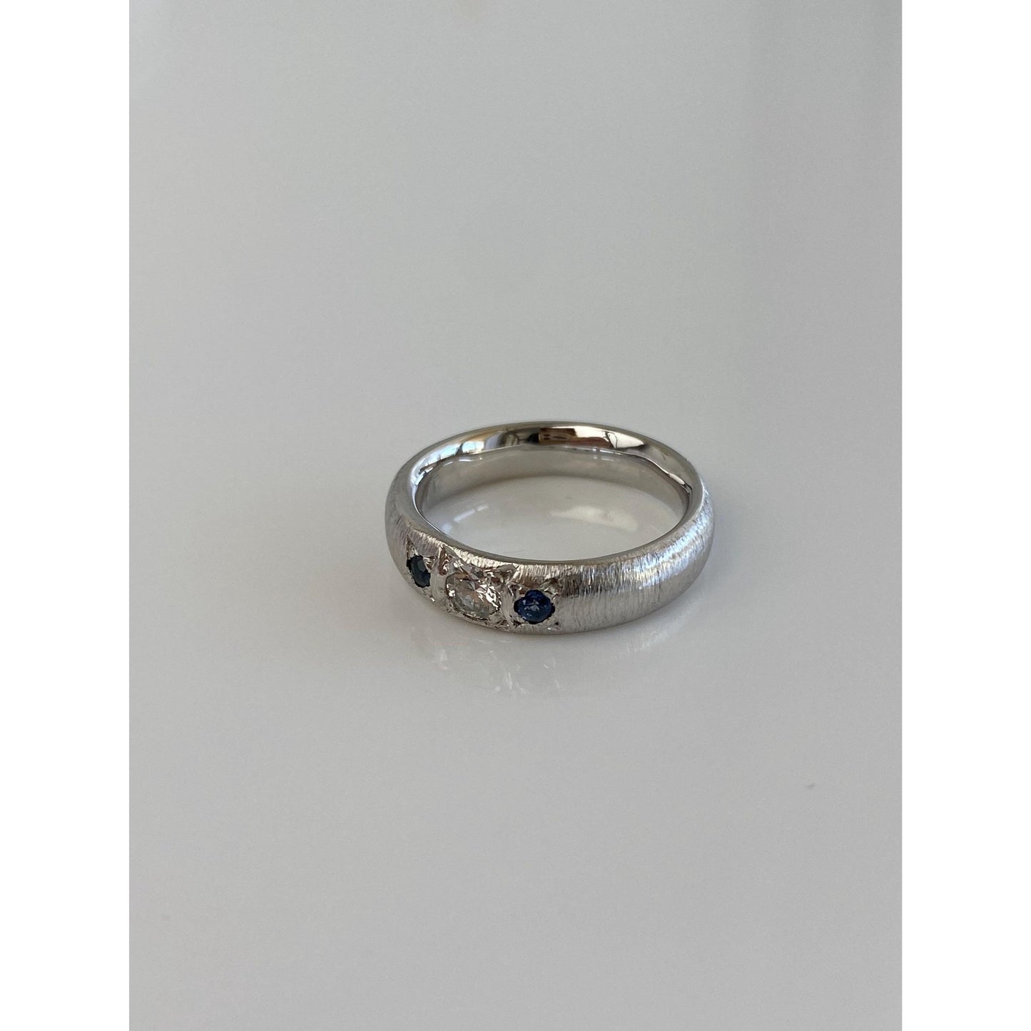 Vintage Solid 14k White Gold Star Set Diamond Blue Sapphire Ring Band - Size 5.25