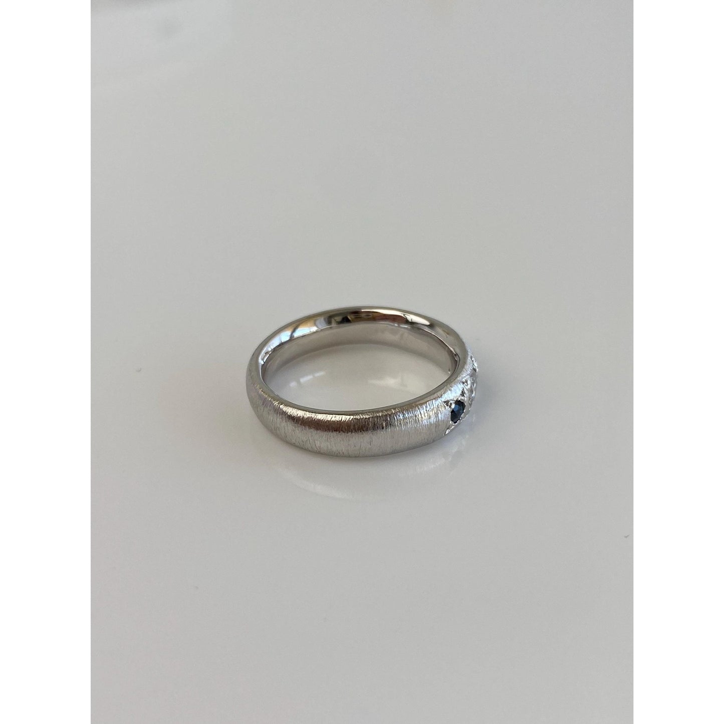 Vintage Solid 14k White Gold Star Set Diamond Blue Sapphire Ring Band - Size 5.25