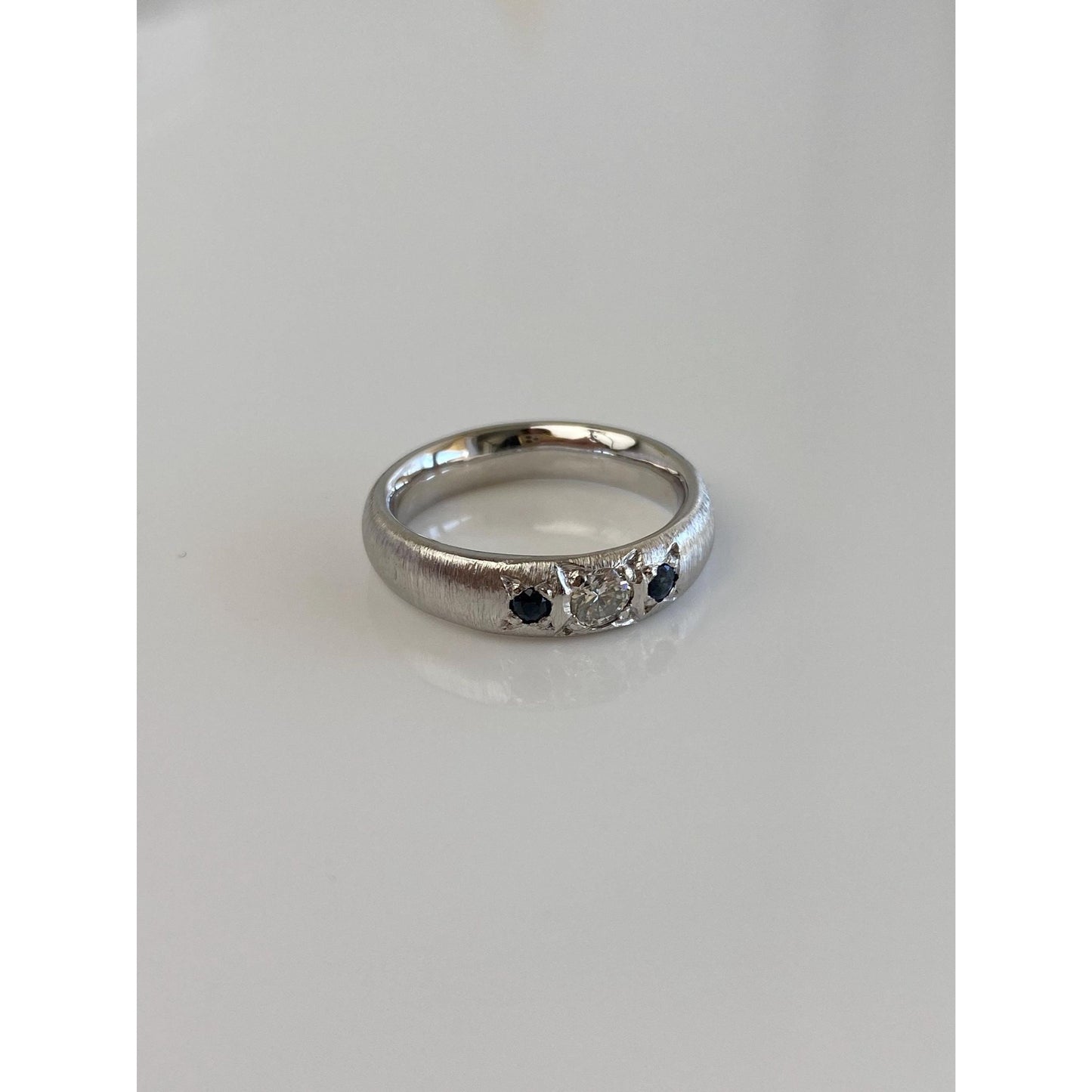 Vintage Solid 14k White Gold Star Set Diamond Blue Sapphire Ring Band - Size 5.25