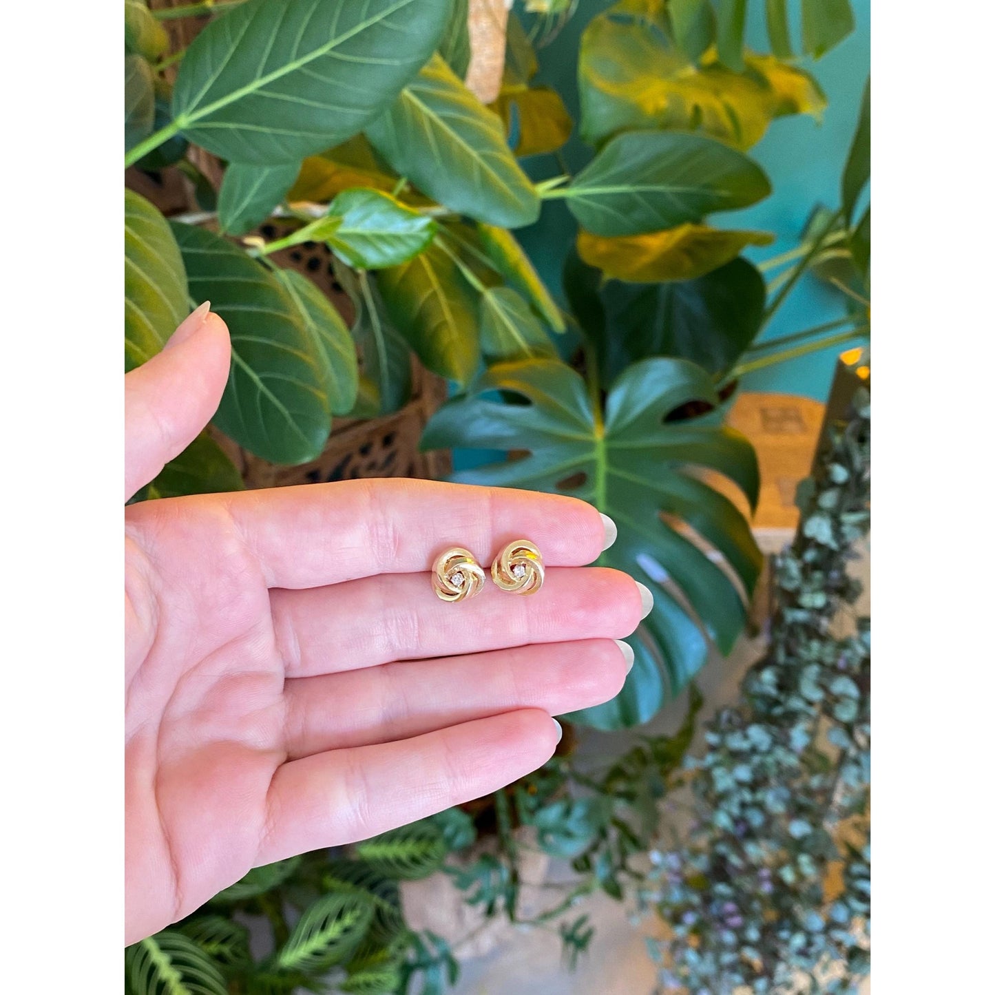 Vintage Solid 14k Yellow Gold Diamond Knot Stud Earrings