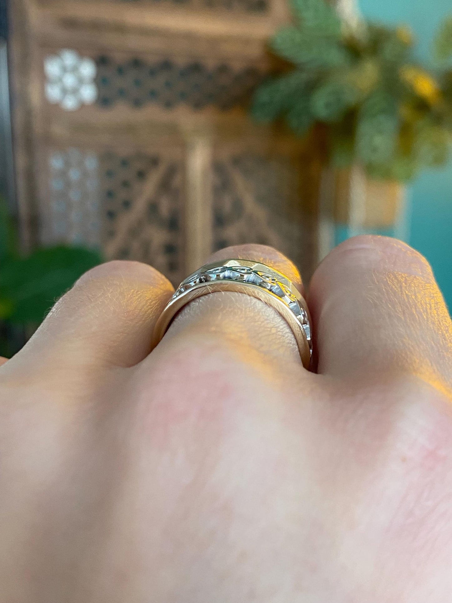 Vintage Solid 14k White & Yellow Gold Faceted Heart Wide Ring Band - Size 6.75