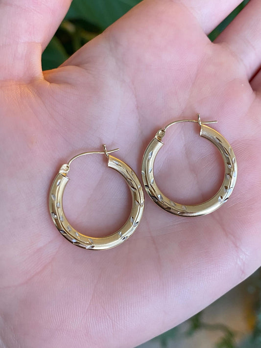 Vintage 14k Yellow Gold Diamond Cut Hoop Earrings