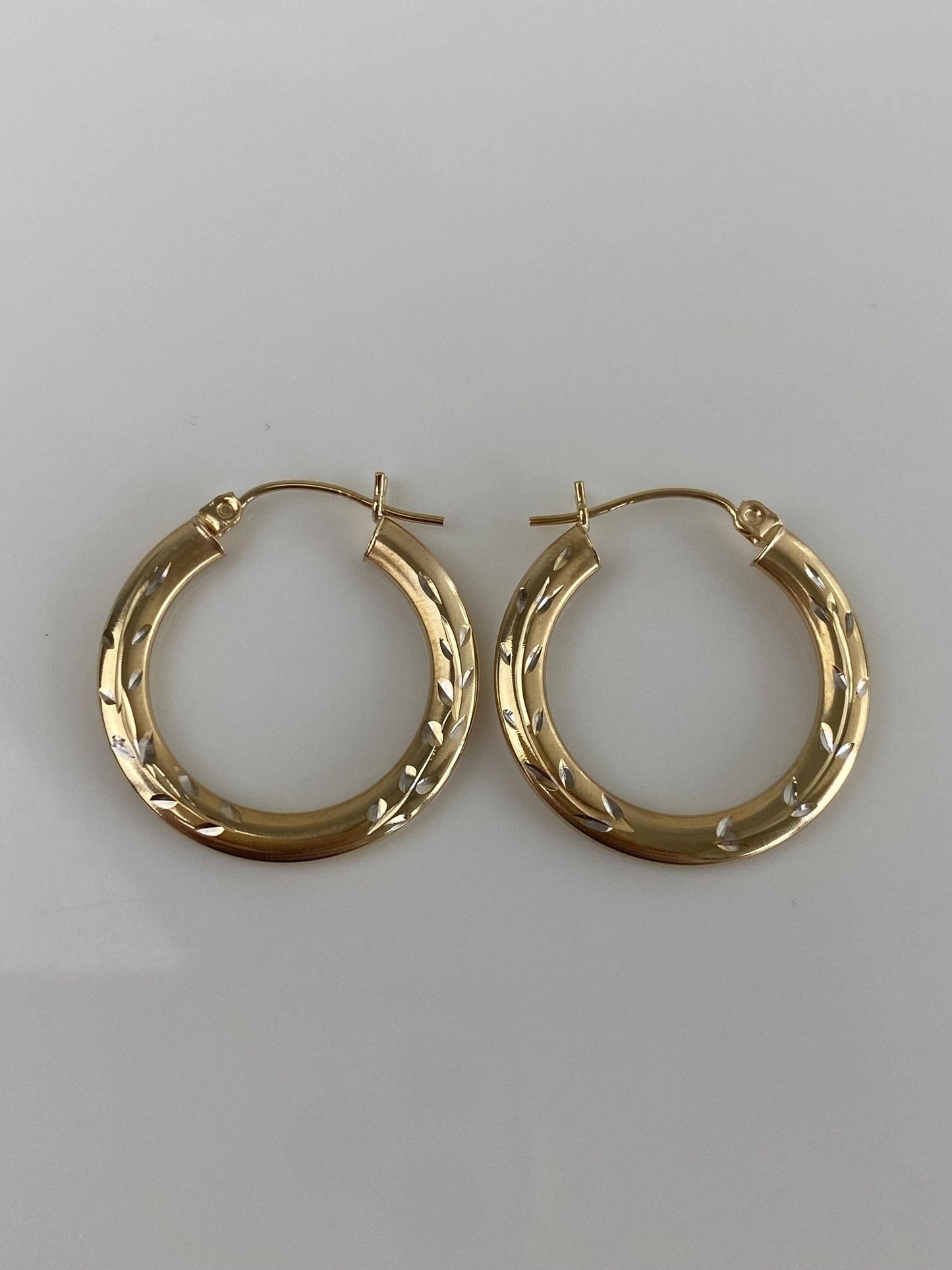 Vintage 14k Yellow Gold Diamond Cut Hoop Earrings