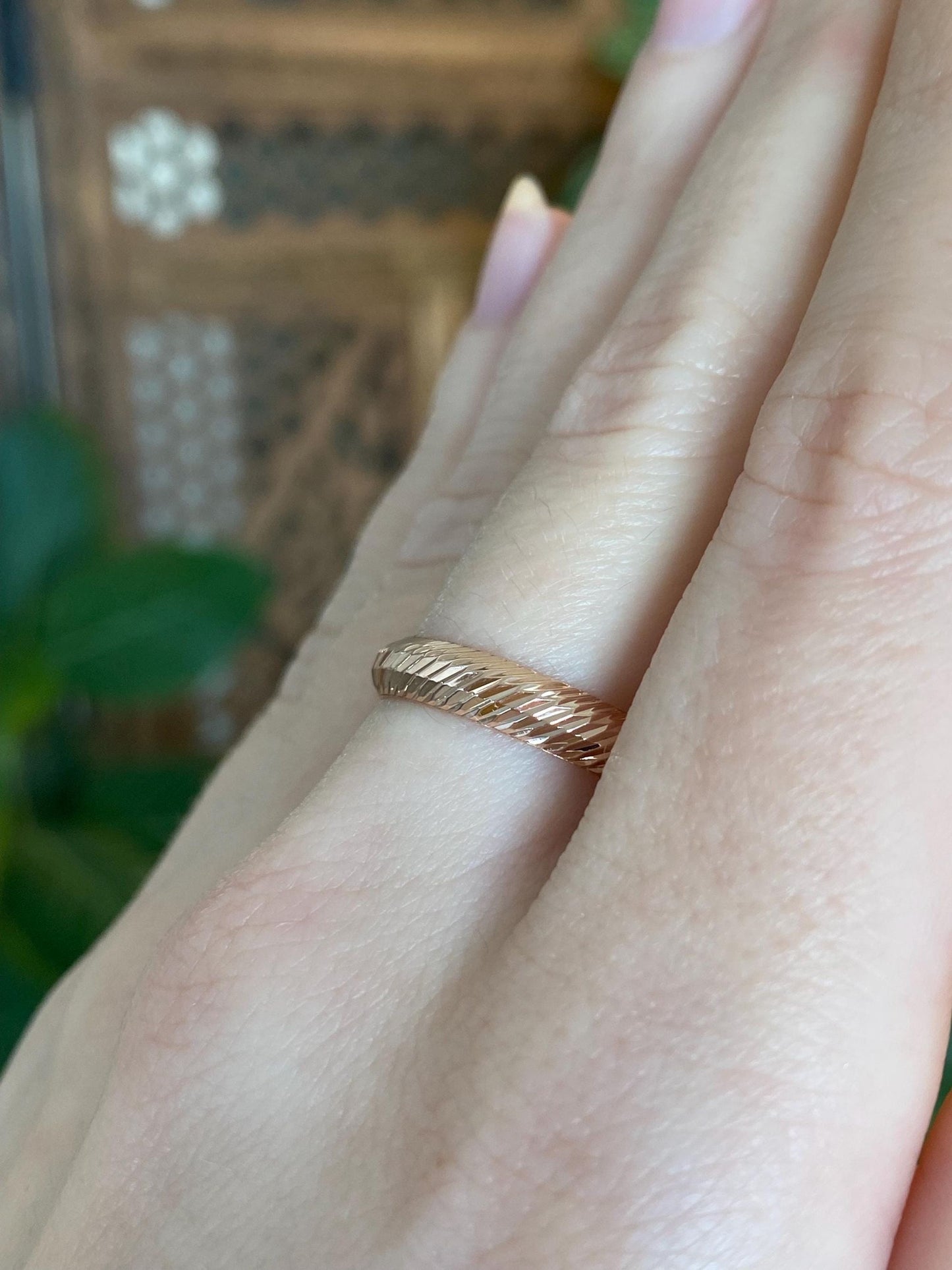 Vintage Solid 14k Rose Gold Diamond Cut Ring Band - Size 8