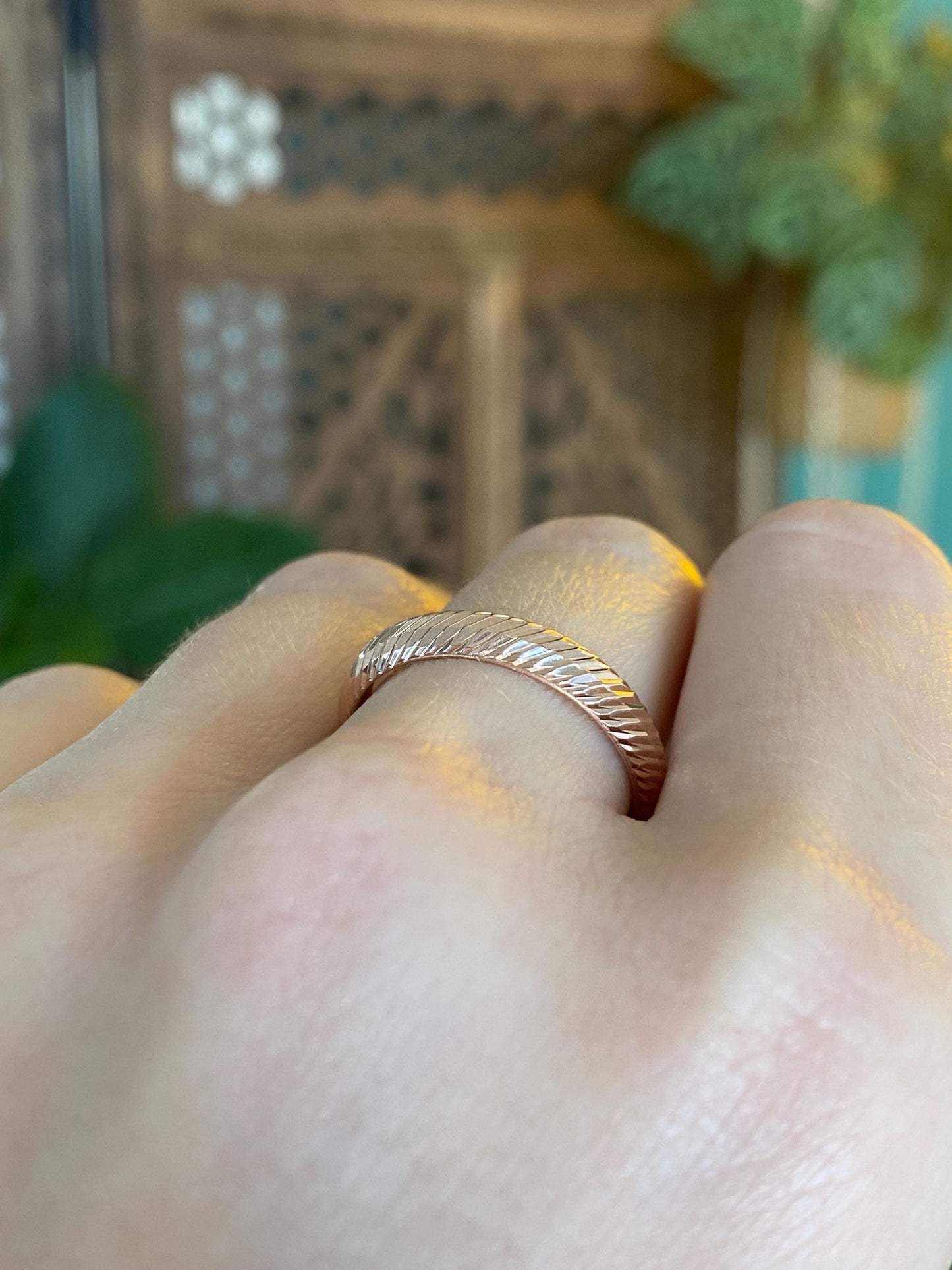 Vintage Solid 14k Rose Gold Diamond Cut Ring Band - Size 8