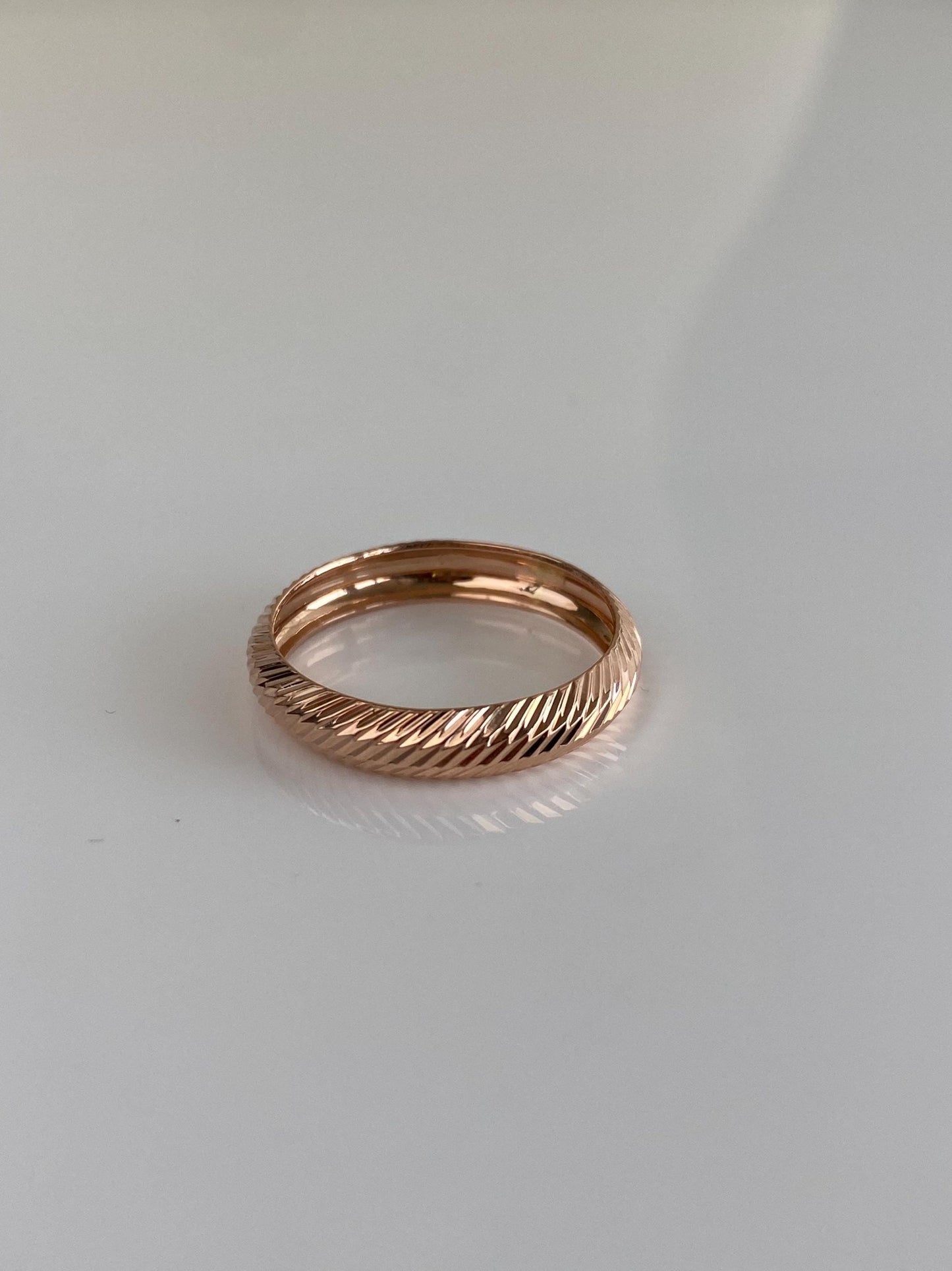 Vintage Solid 14k Rose Gold Diamond Cut Ring Band - Size 8