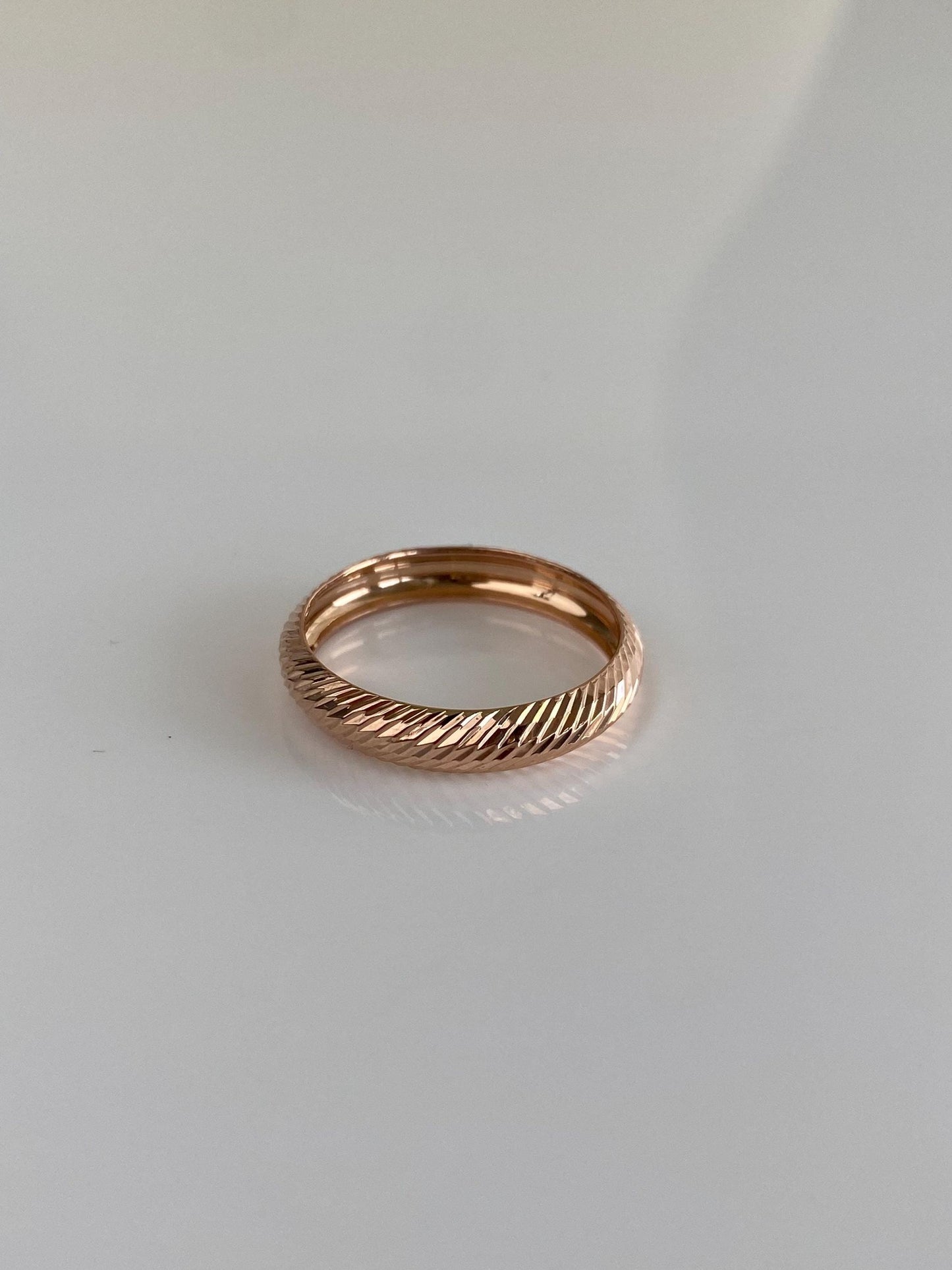 Vintage Solid 14k Rose Gold Diamond Cut Ring Band - Size 8