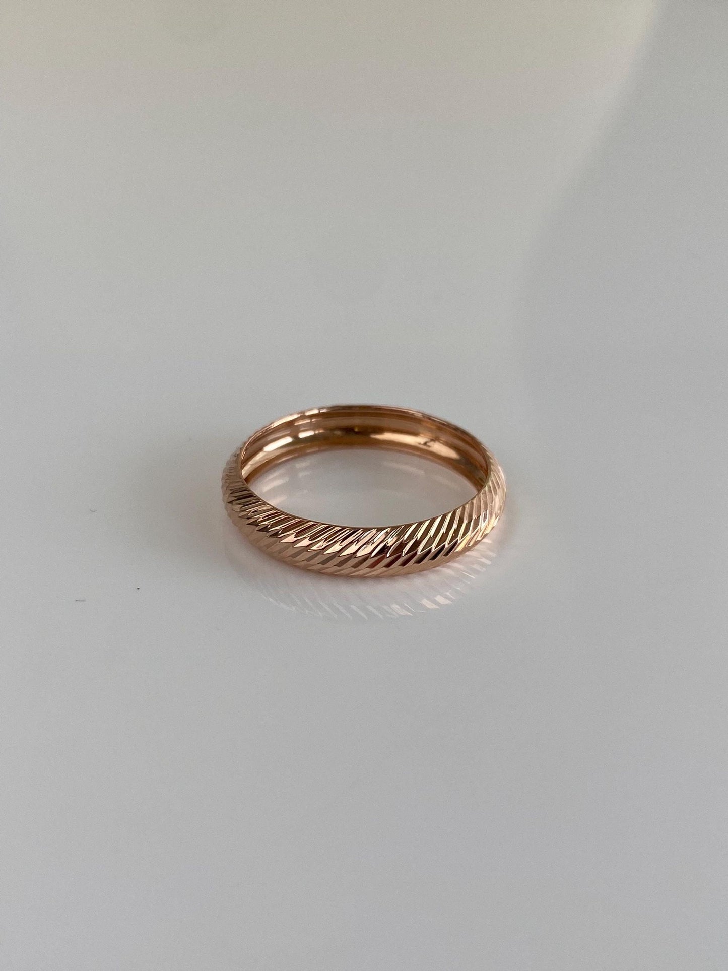 Vintage Solid 14k Rose Gold Diamond Cut Ring Band - Size 8