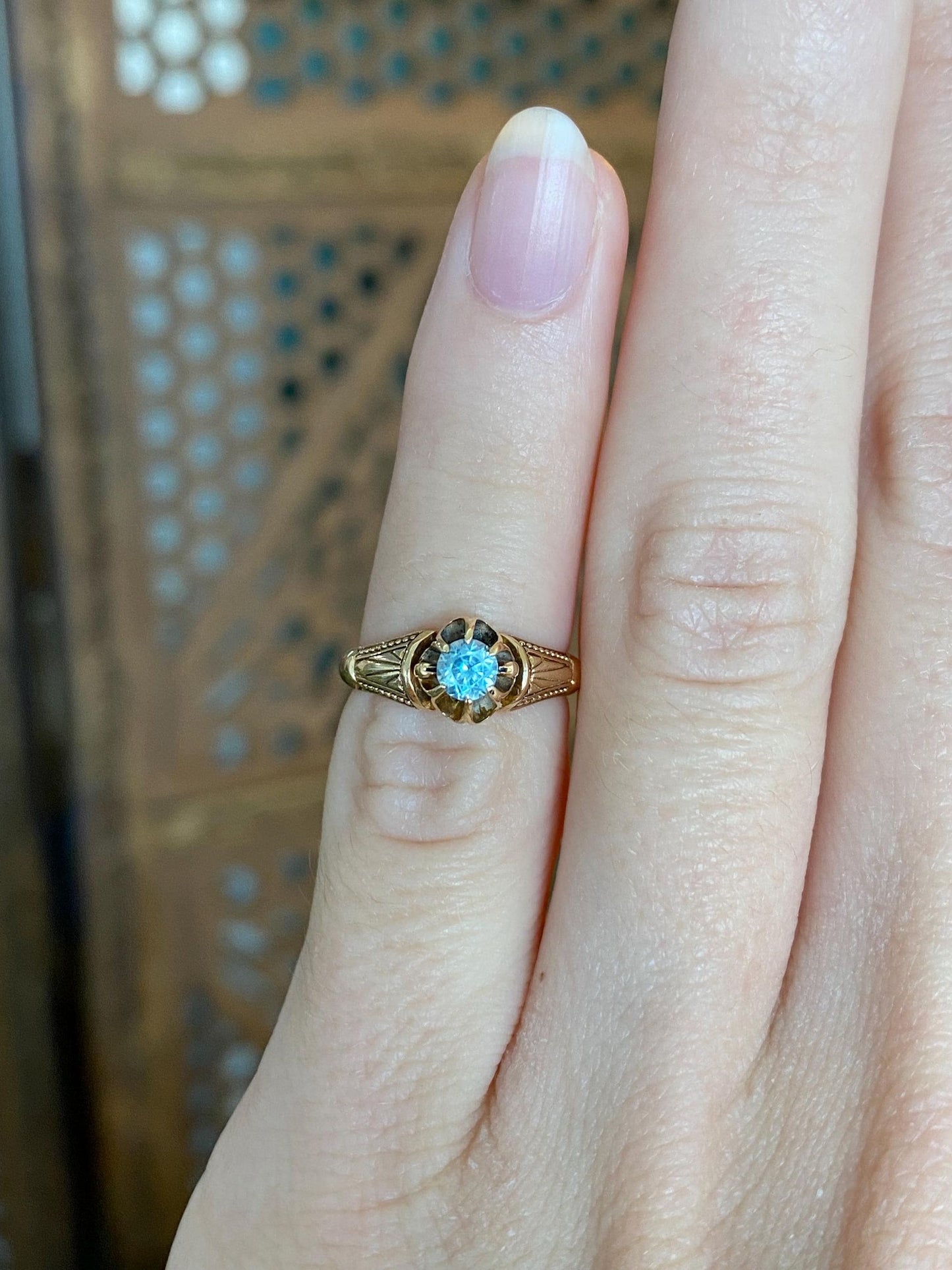 Vintage Solid 14k Yellow Gold Topaz Designed Ring - Size 2.25