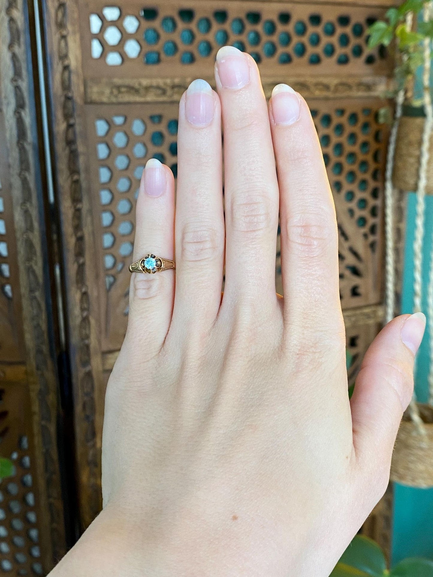 Vintage Solid 14k Yellow Gold Topaz Designed Ring - Size 2.25