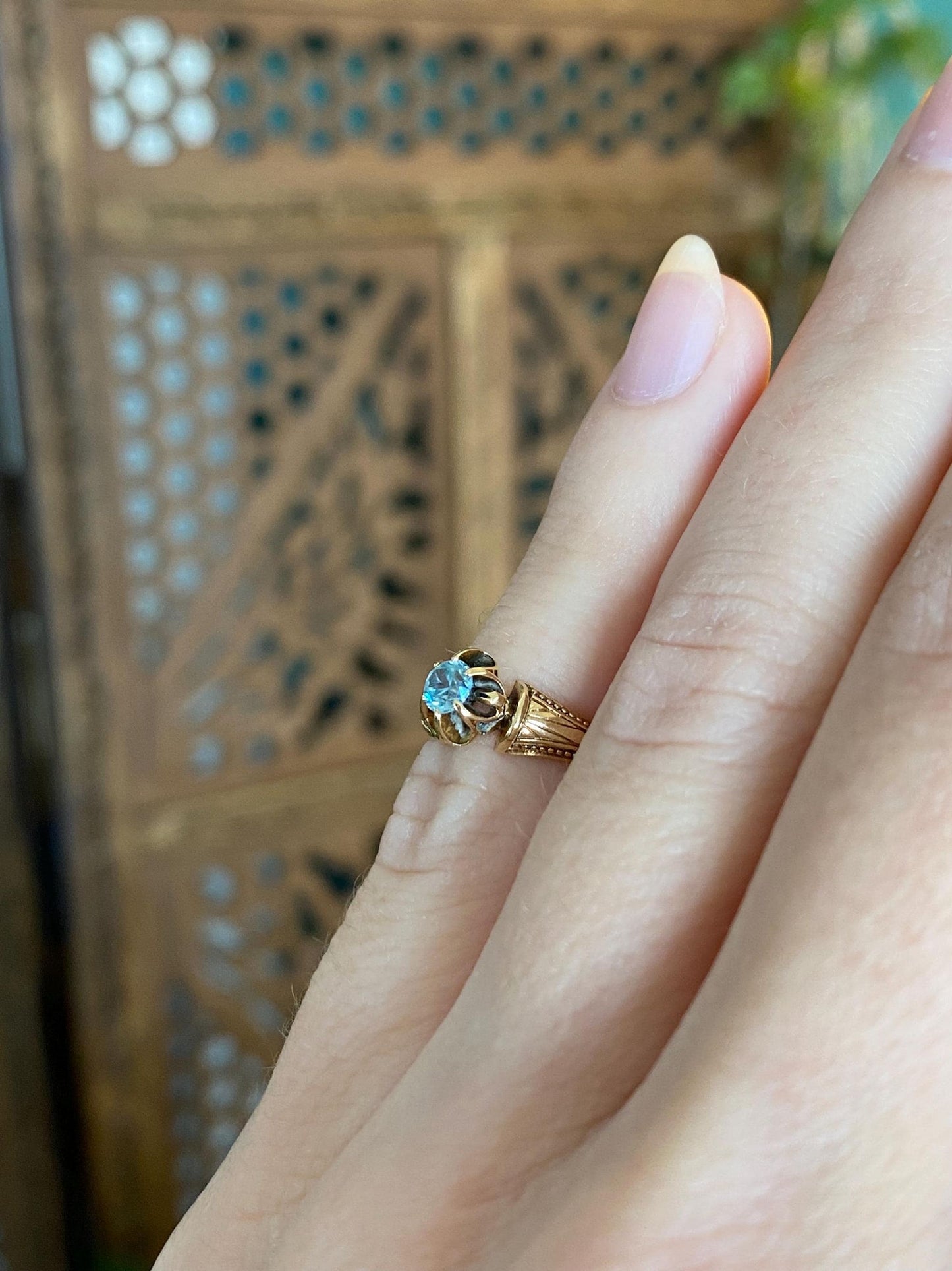 Vintage Solid 14k Yellow Gold Topaz Designed Ring - Size 2.25
