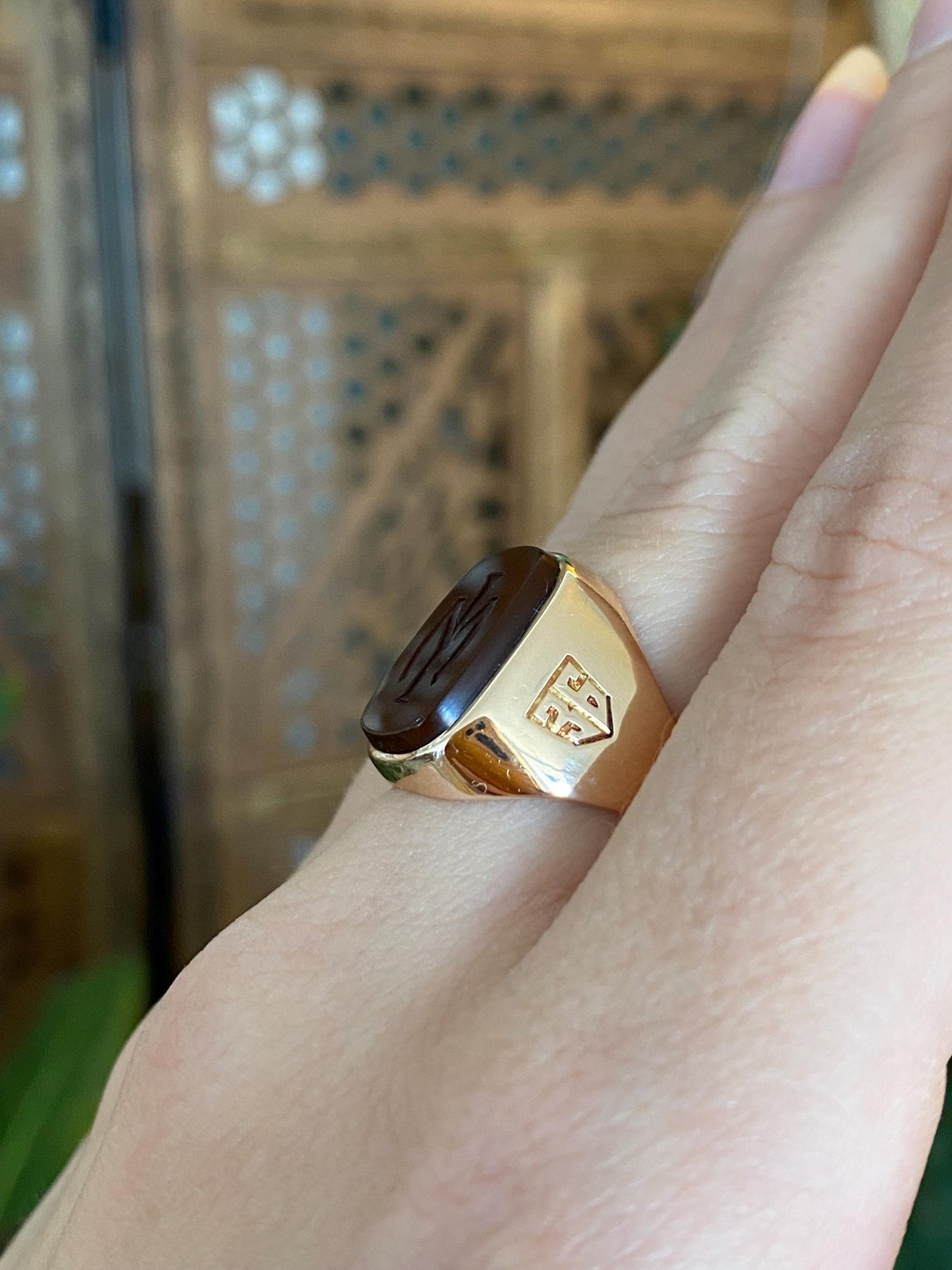 Vintage Solid 10k Rosey Gold Carved Carnelian Signet Ring - Size 6