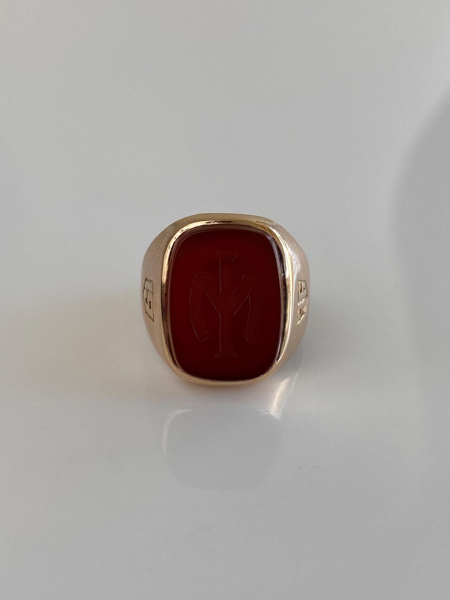 Vintage Solid 10k Rosey Gold Carved Carnelian Signet Ring - Size 6