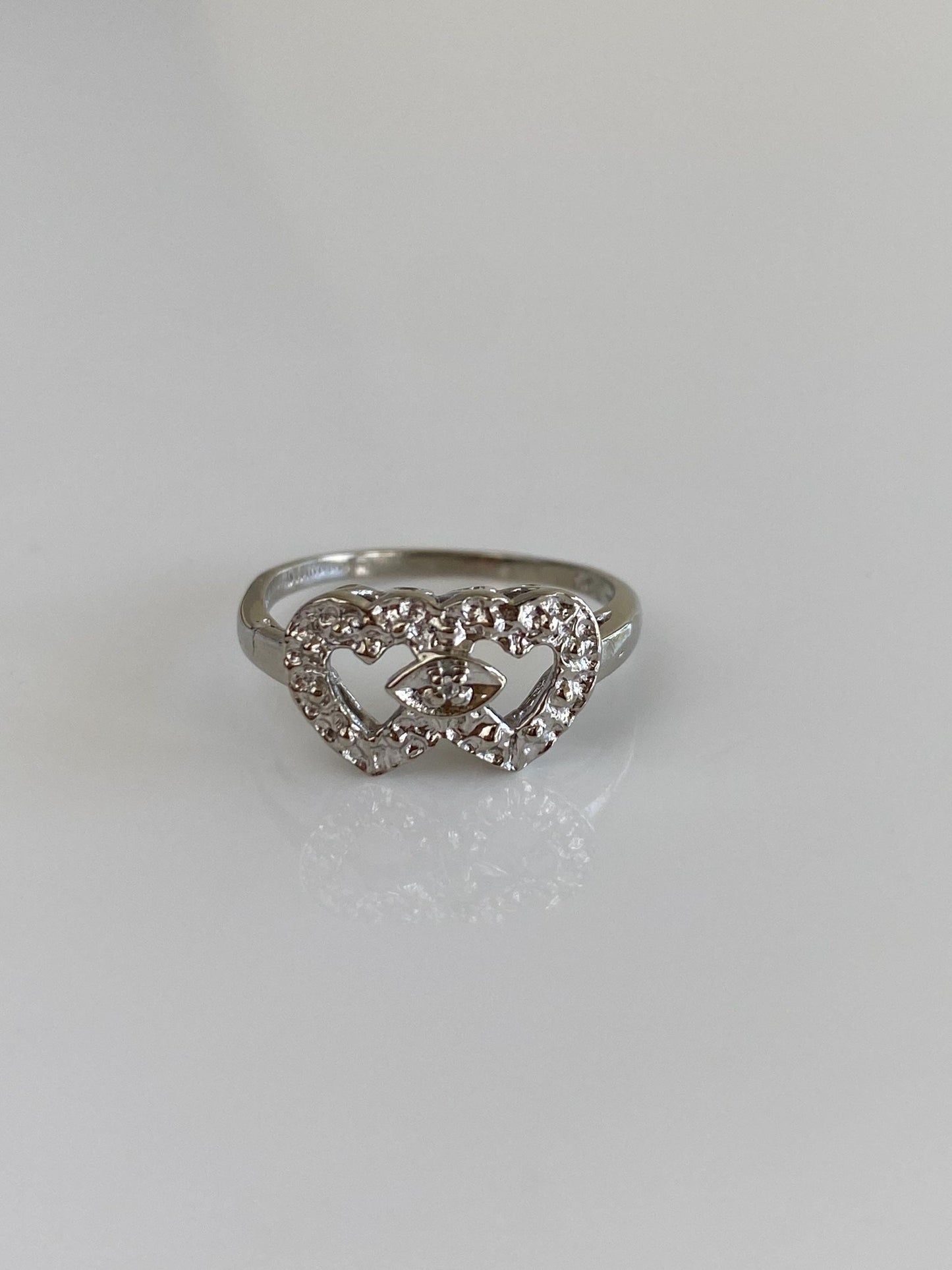 Vintage Solid 9k White Gold Diamonds Heart Ring - Size 6.25