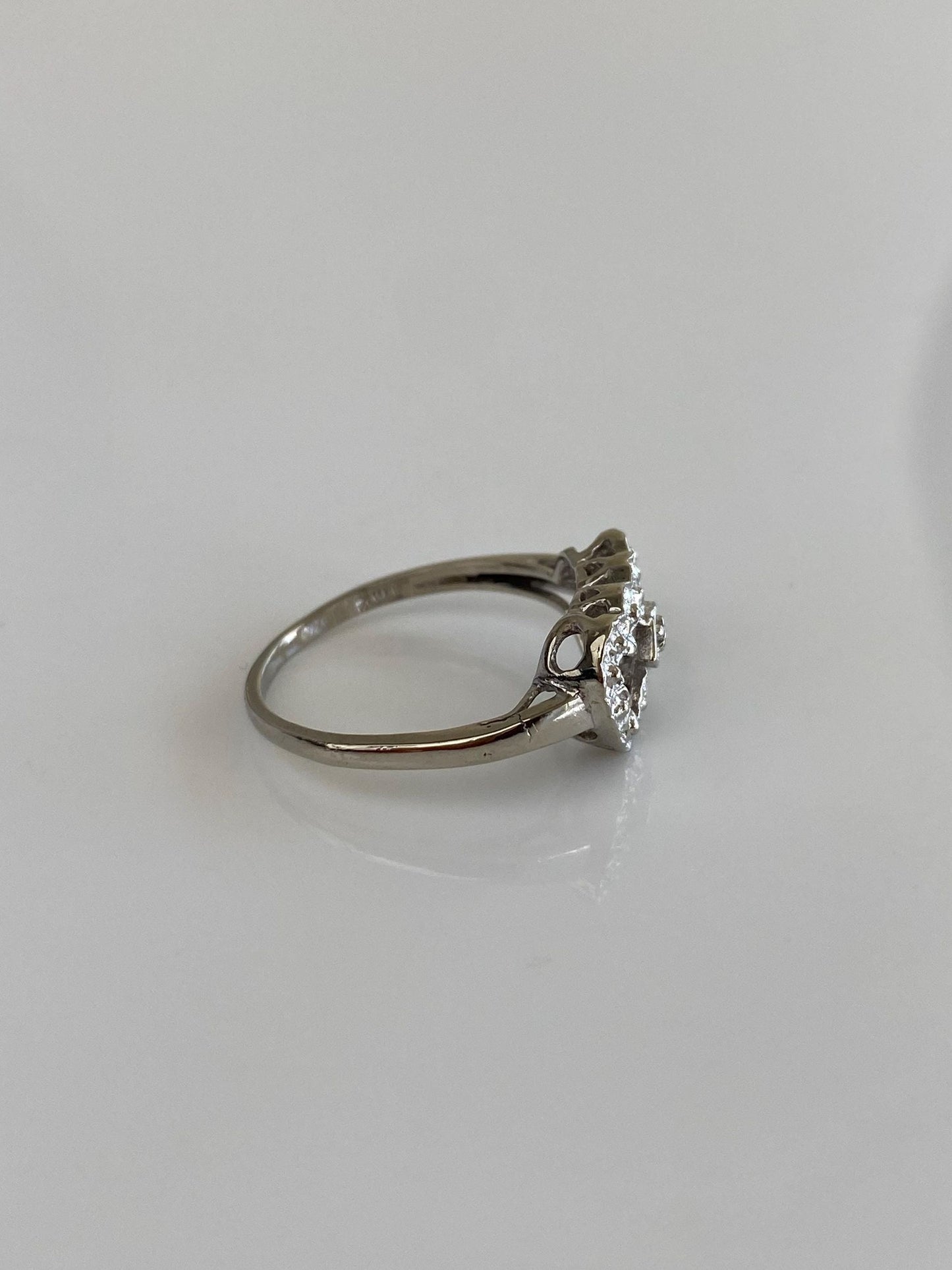 Vintage Solid 9k White Gold Diamonds Heart Ring - Size 6.25