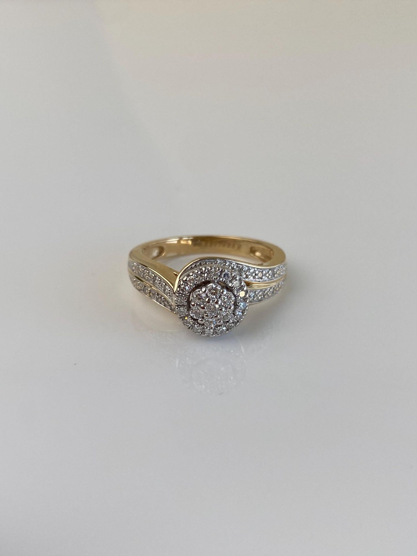 Vintage Solid 10k White & Yellow Gold Diamond Ring - Size 6.75