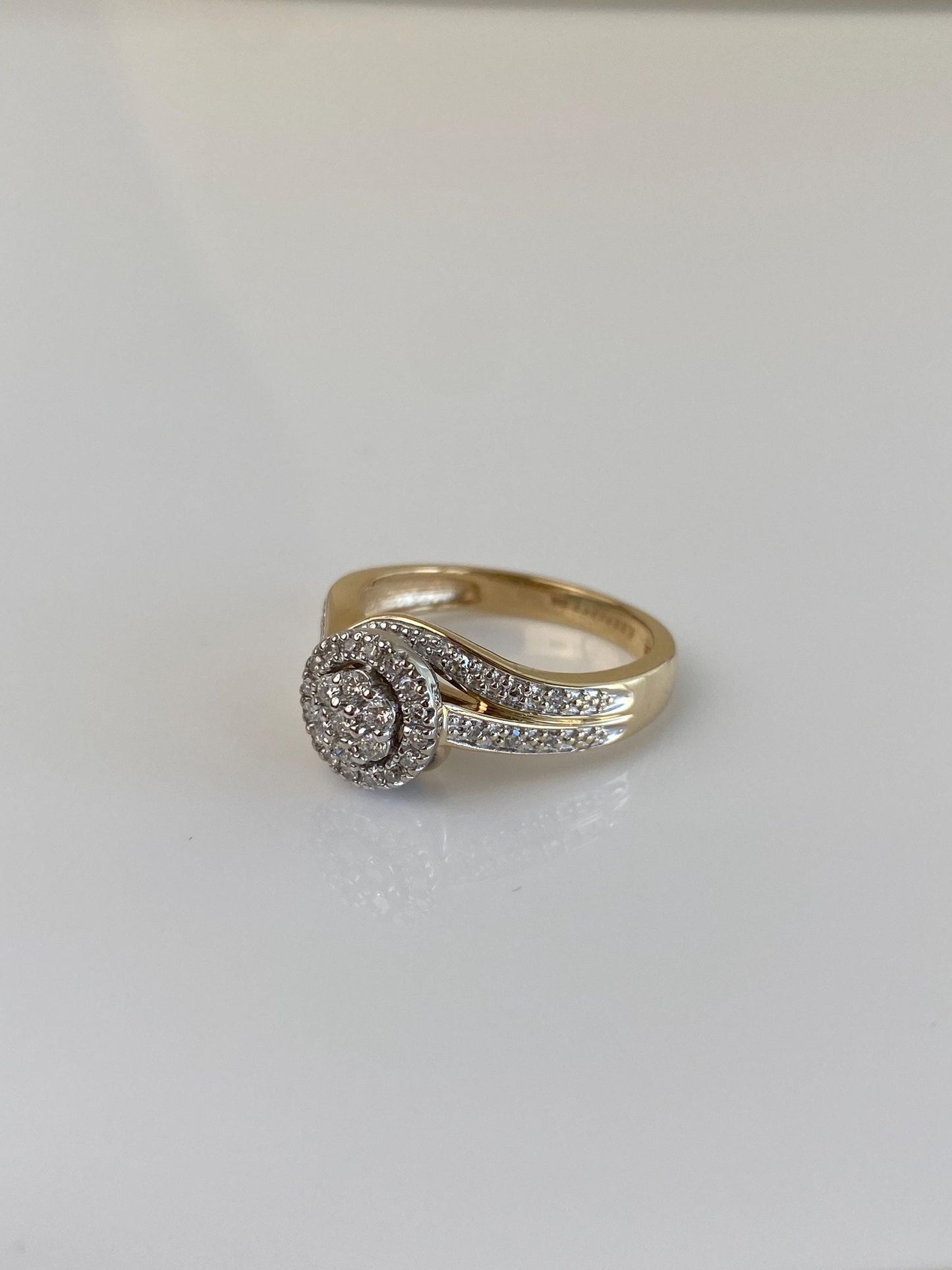 Vintage Solid 10k White & Yellow Gold Diamond Ring - Size 6.75
