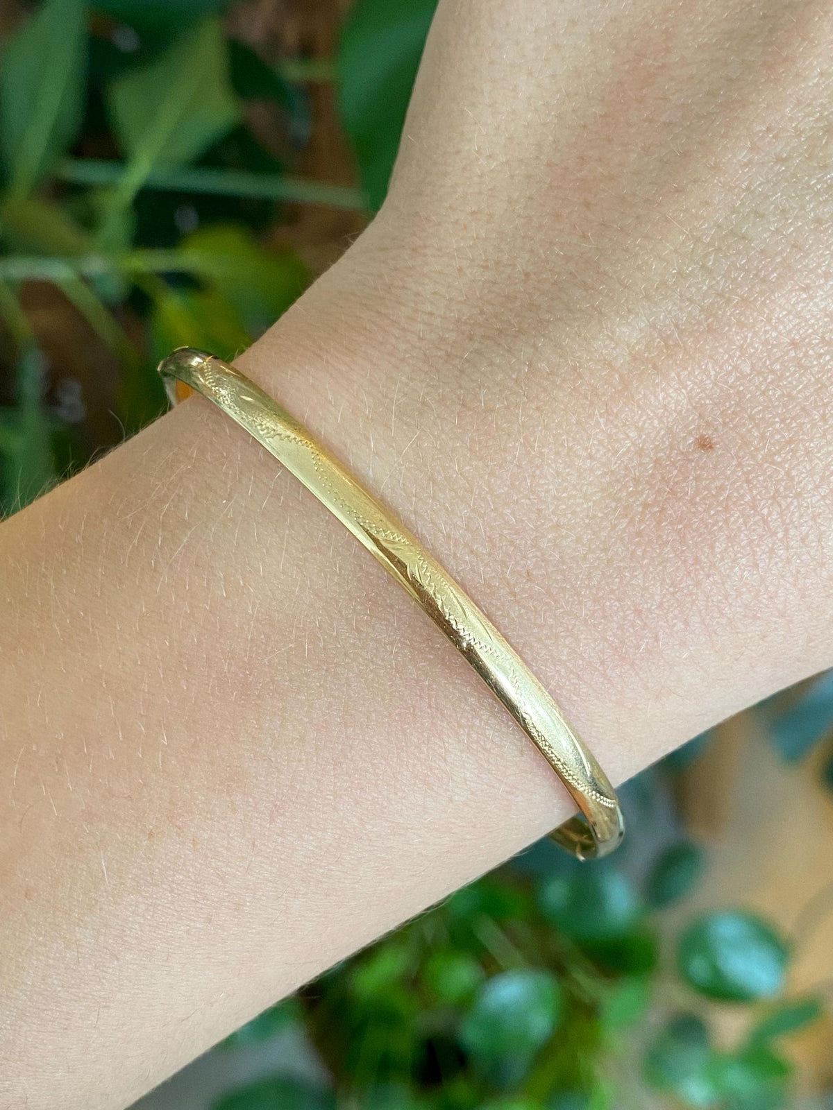 Vintage 14k Yellow Gold Engraved Design Bangle Bracelet - 6 1/2 Inches