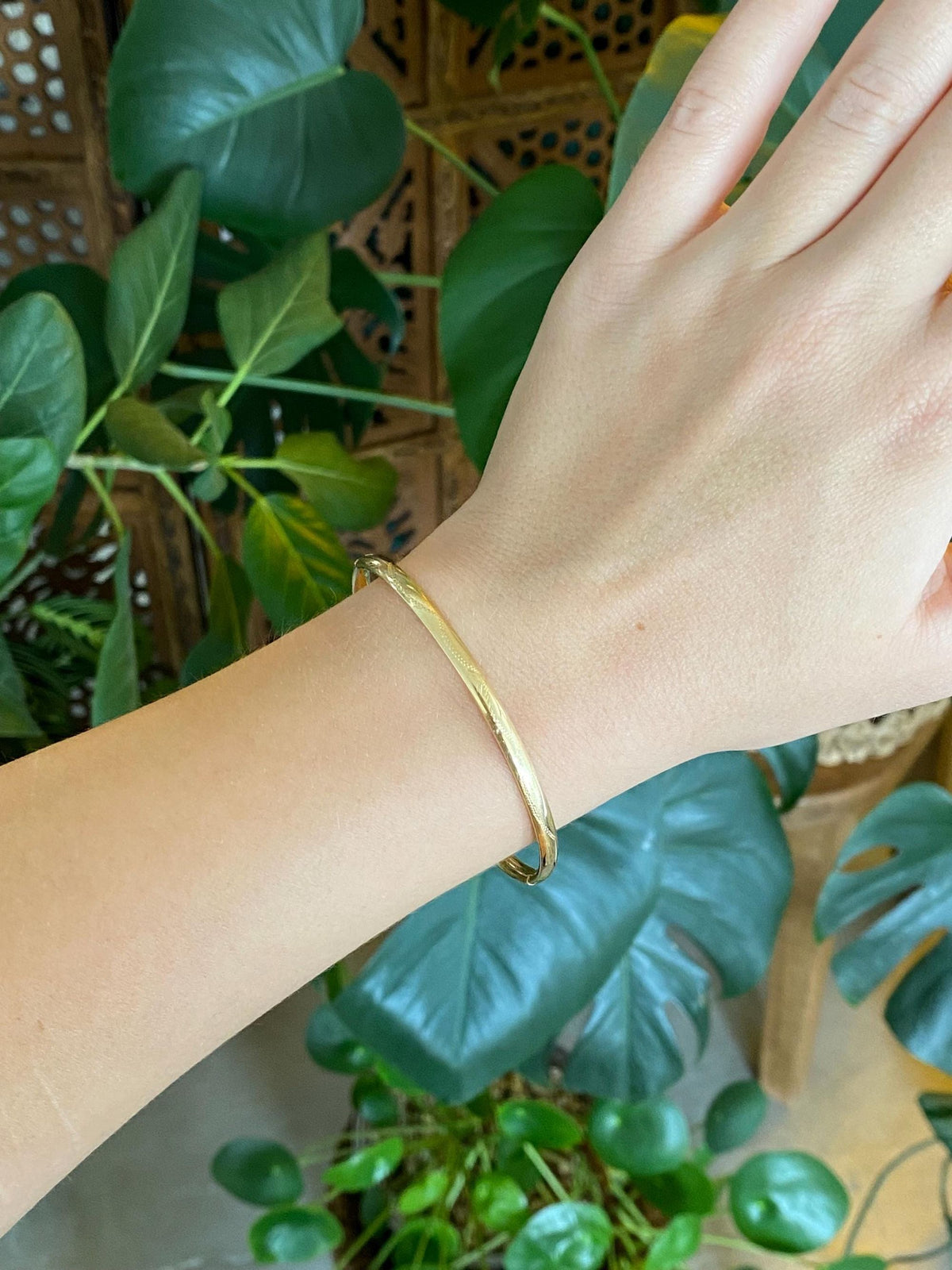 Vintage 14k Yellow Gold Engraved Design Bangle Bracelet - 6 1/2 Inches