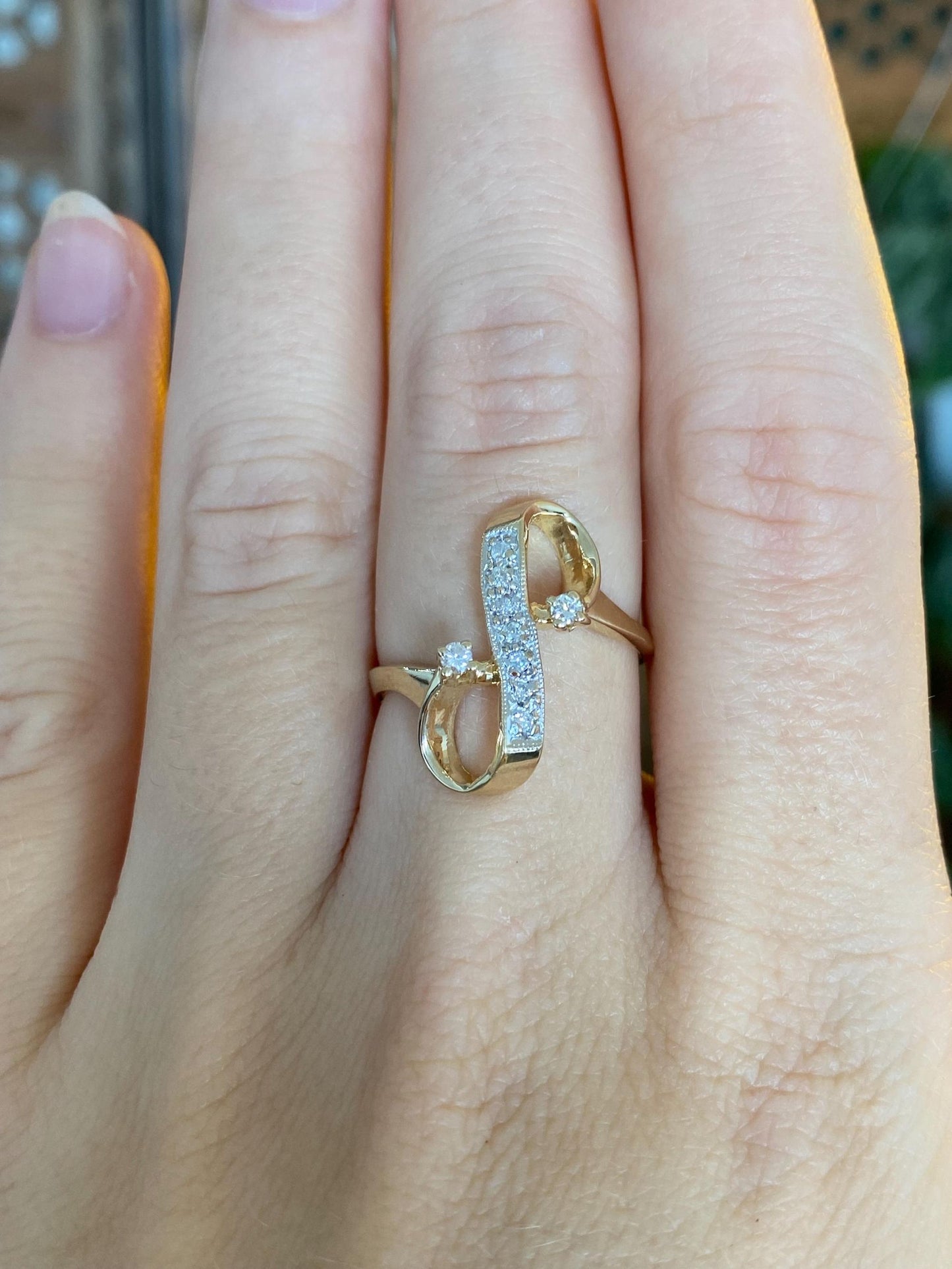 Vintage Solid 14k White & Yellow Gold Diamond Twist Ring - Size 6.75