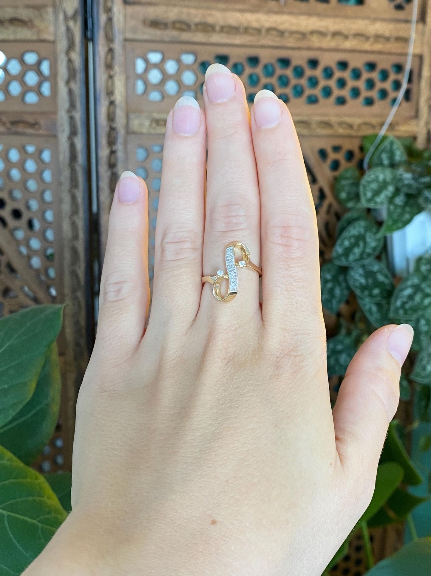 Vintage Solid 14k White & Yellow Gold Diamond Twist Ring - Size 6.75