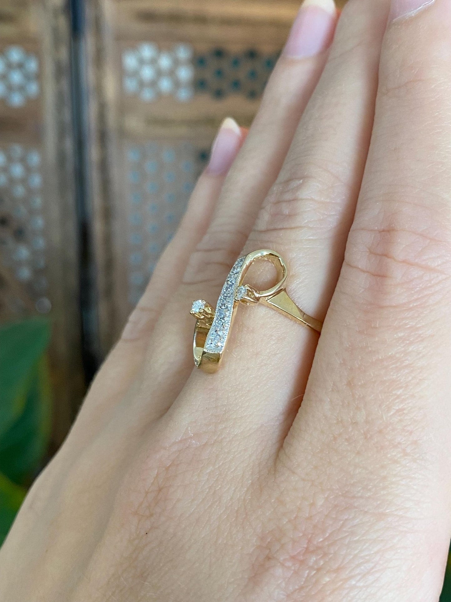 Vintage Solid 14k White & Yellow Gold Diamond Twist Ring - Size 6.75