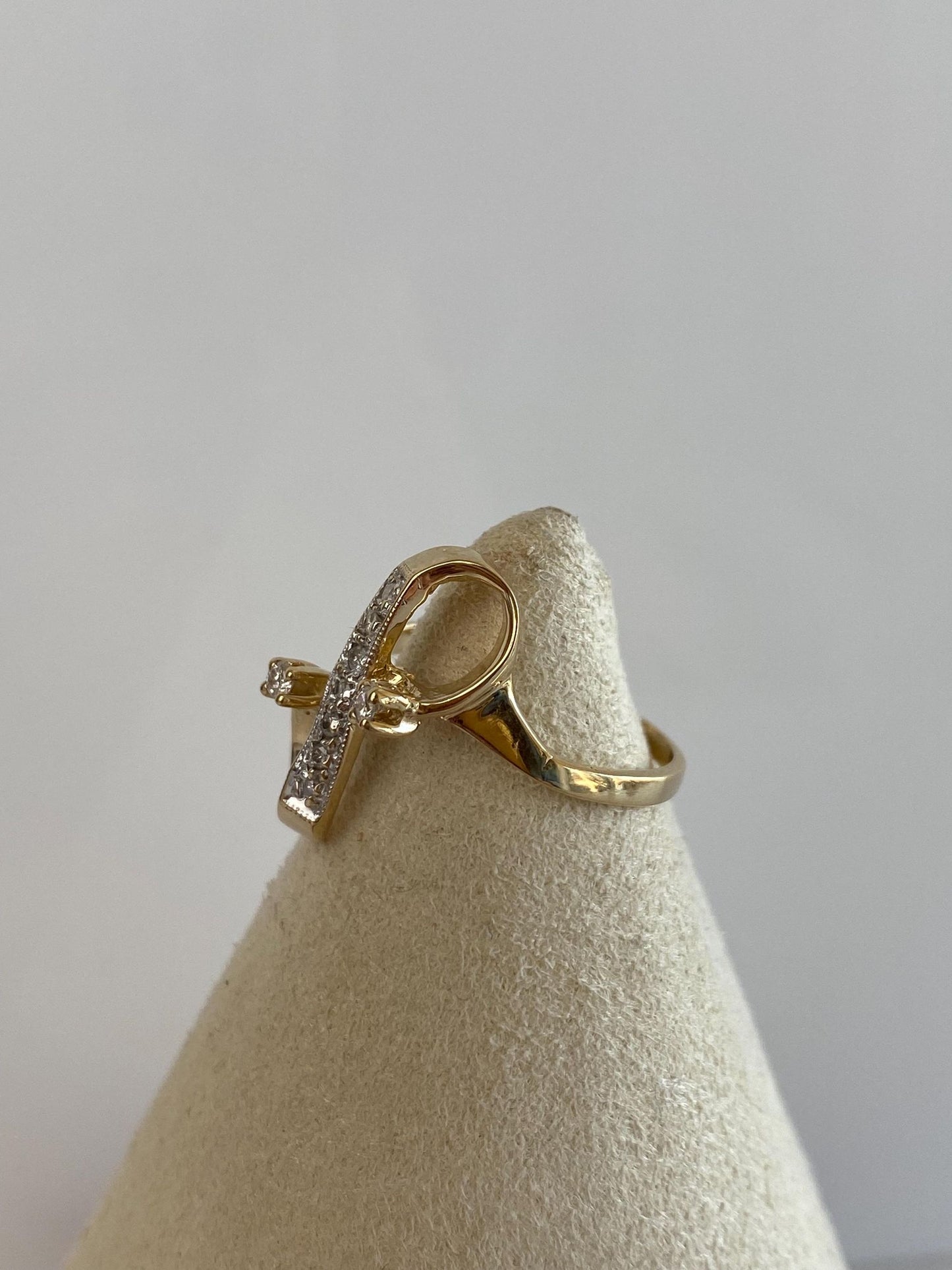 Vintage Solid 14k White & Yellow Gold Diamond Twist Ring - Size 6.75