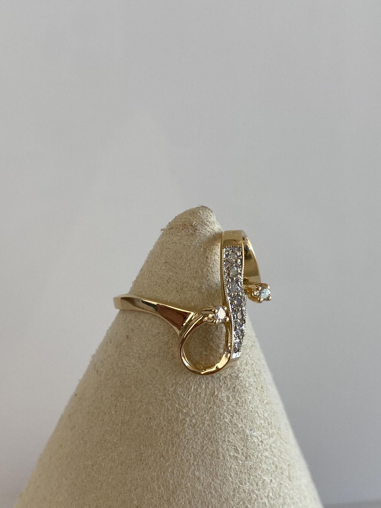 Vintage Solid 14k White & Yellow Gold Diamond Twist Ring - Size 6.75