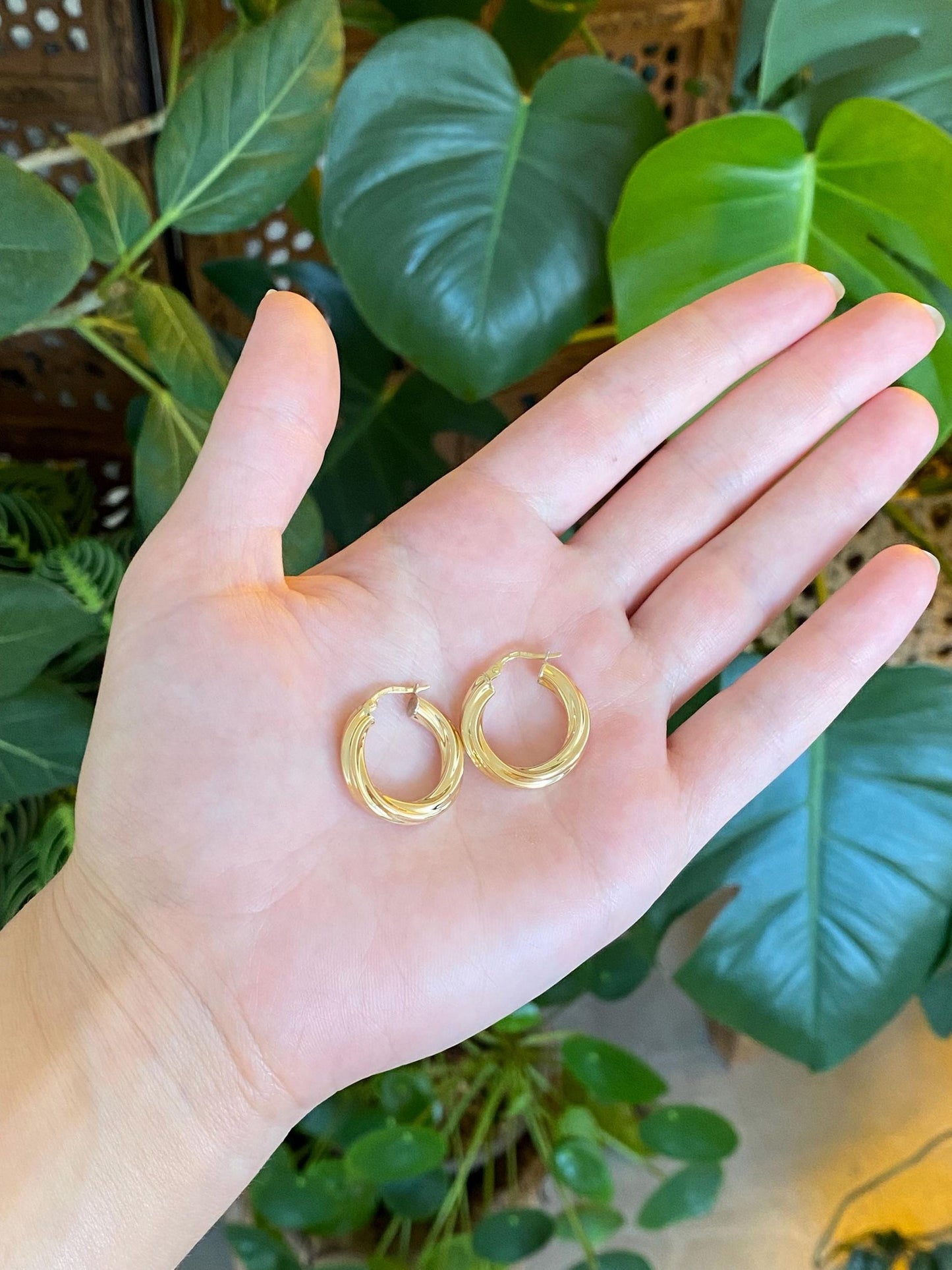 Vintage 18k Yellow Gold Twist Hoop Earrings