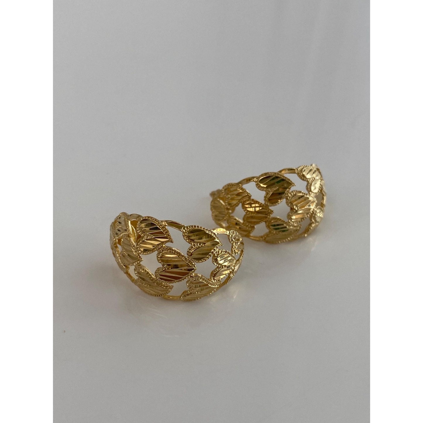 Vintage Solid 18k Yellow Gold Diamond Cut Hearts Openwork Drop Earrings