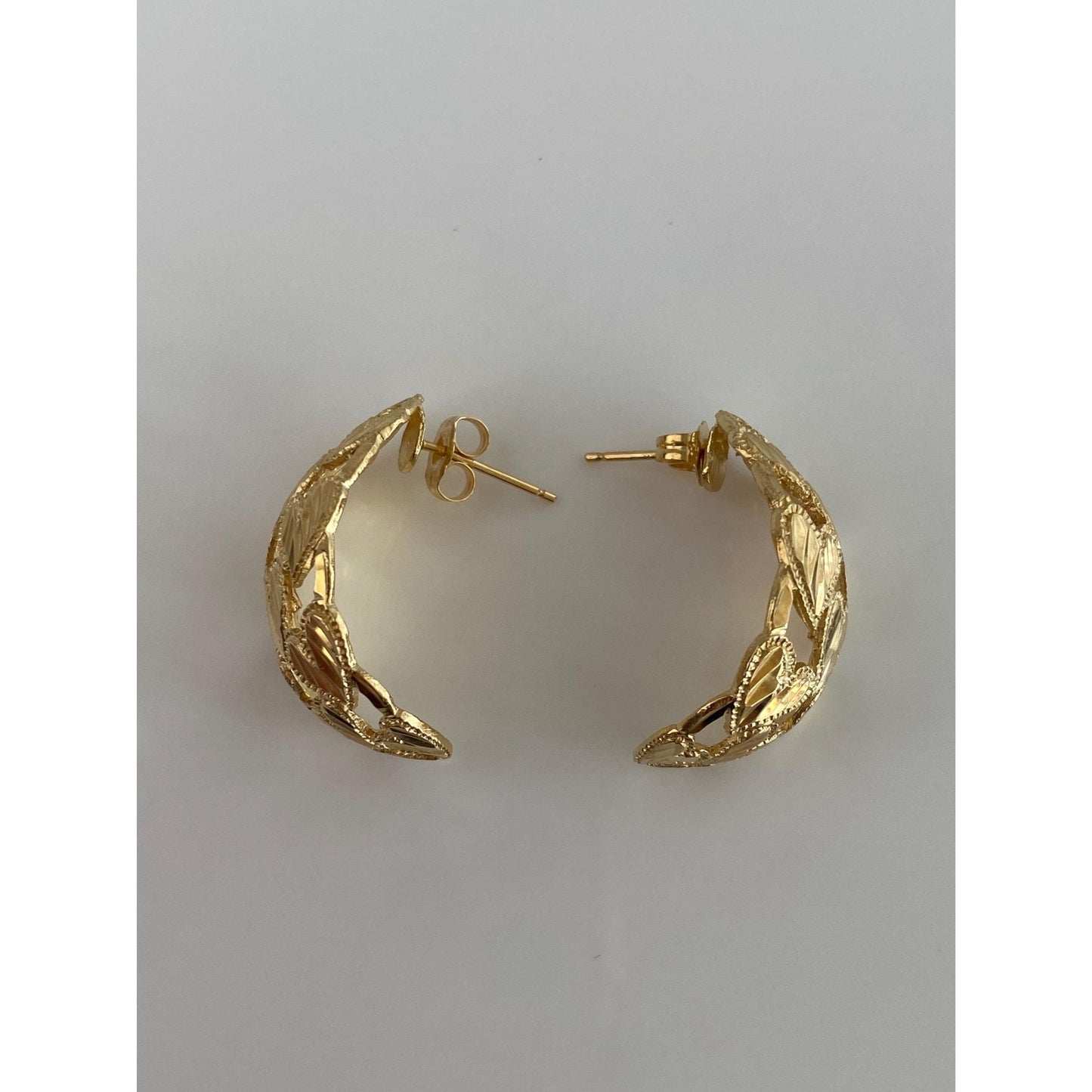 Vintage Solid 18k Yellow Gold Diamond Cut Hearts Openwork Drop Earrings