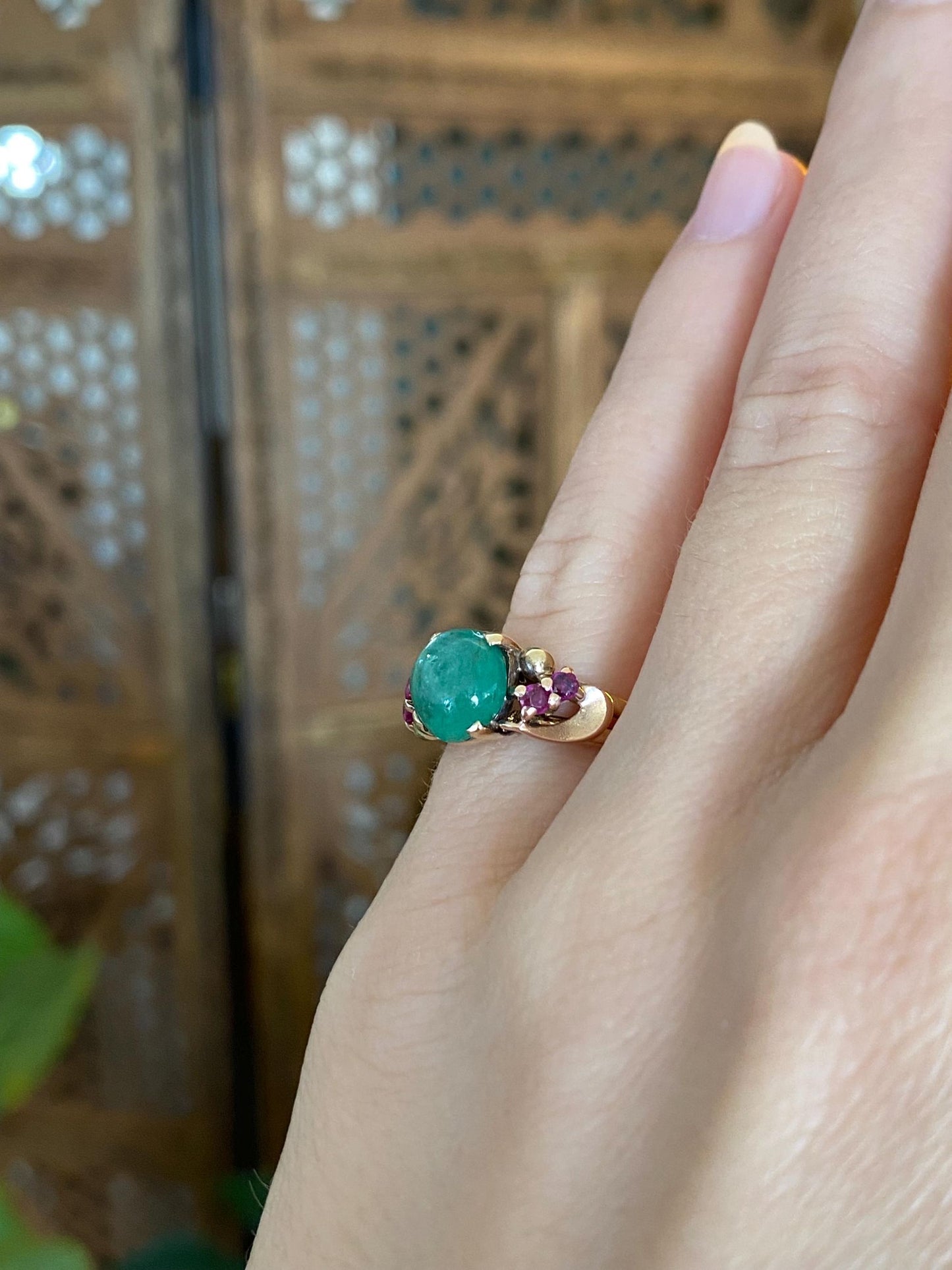 Vintage Solid 14k Yellow Gold Emerald Cabochon Pink Sapphire Ring - Size 4.25