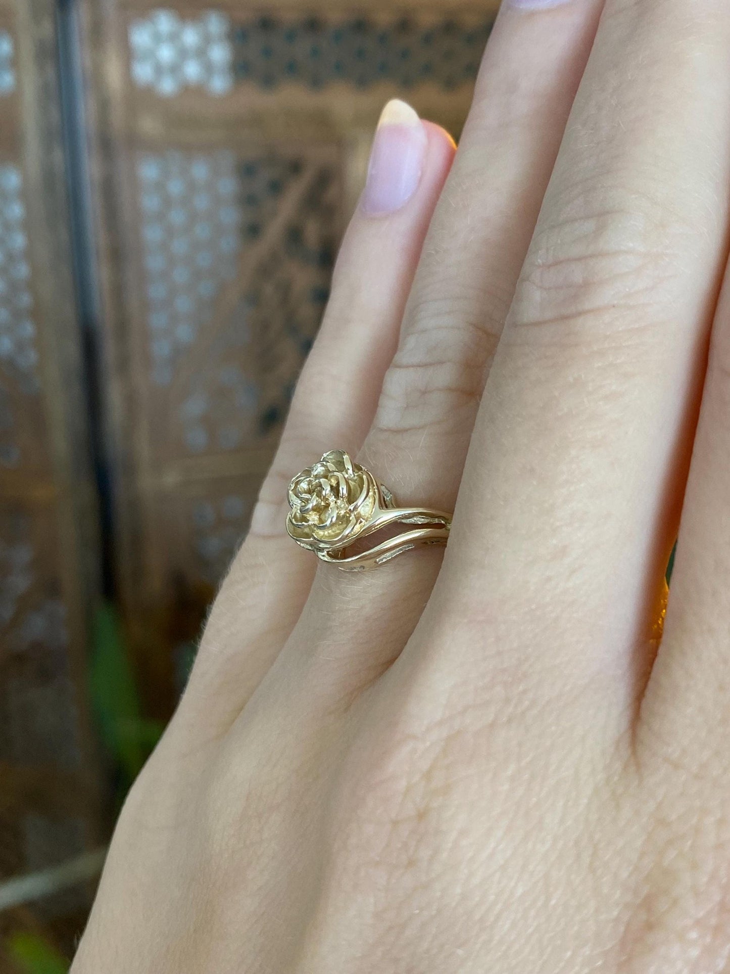 Vintage Solid 14k Yellow Gold Flower Ring - Size 5.5