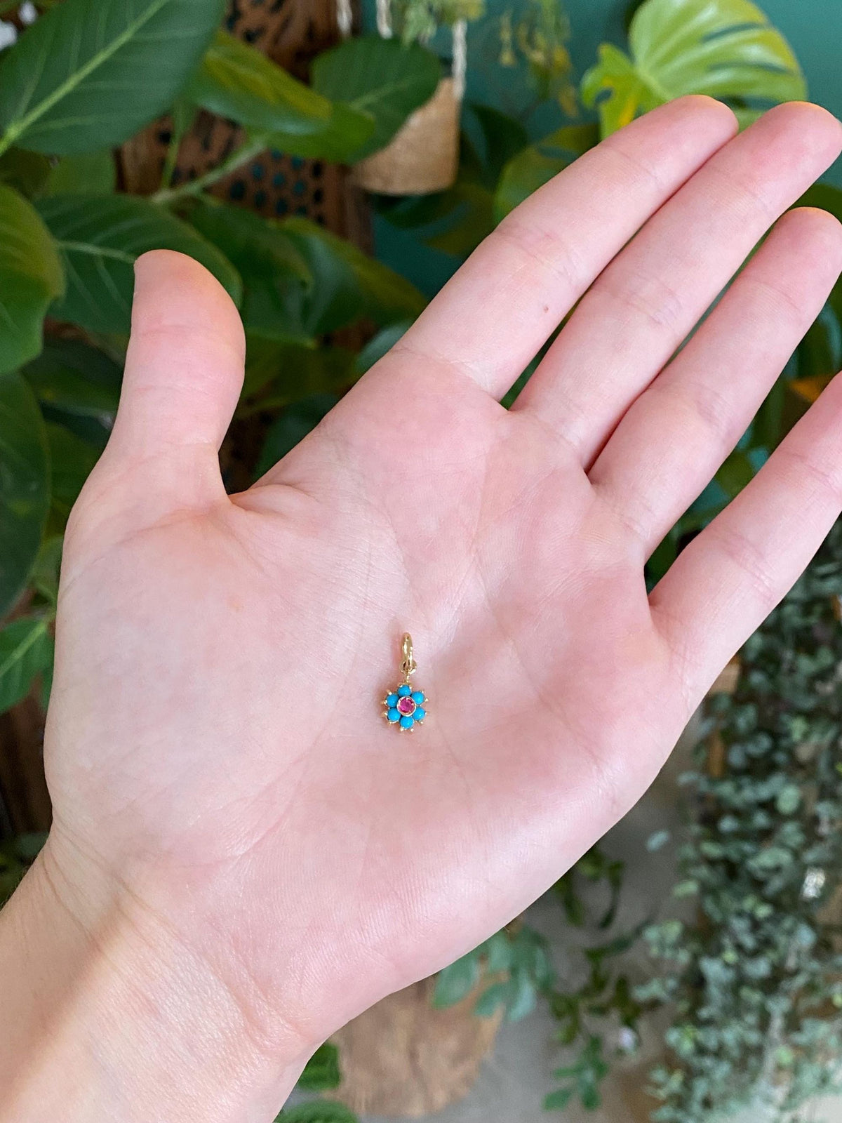Vintage Solid 18k Yellow Gold Pink Sapphire Turquoise Flower Charm