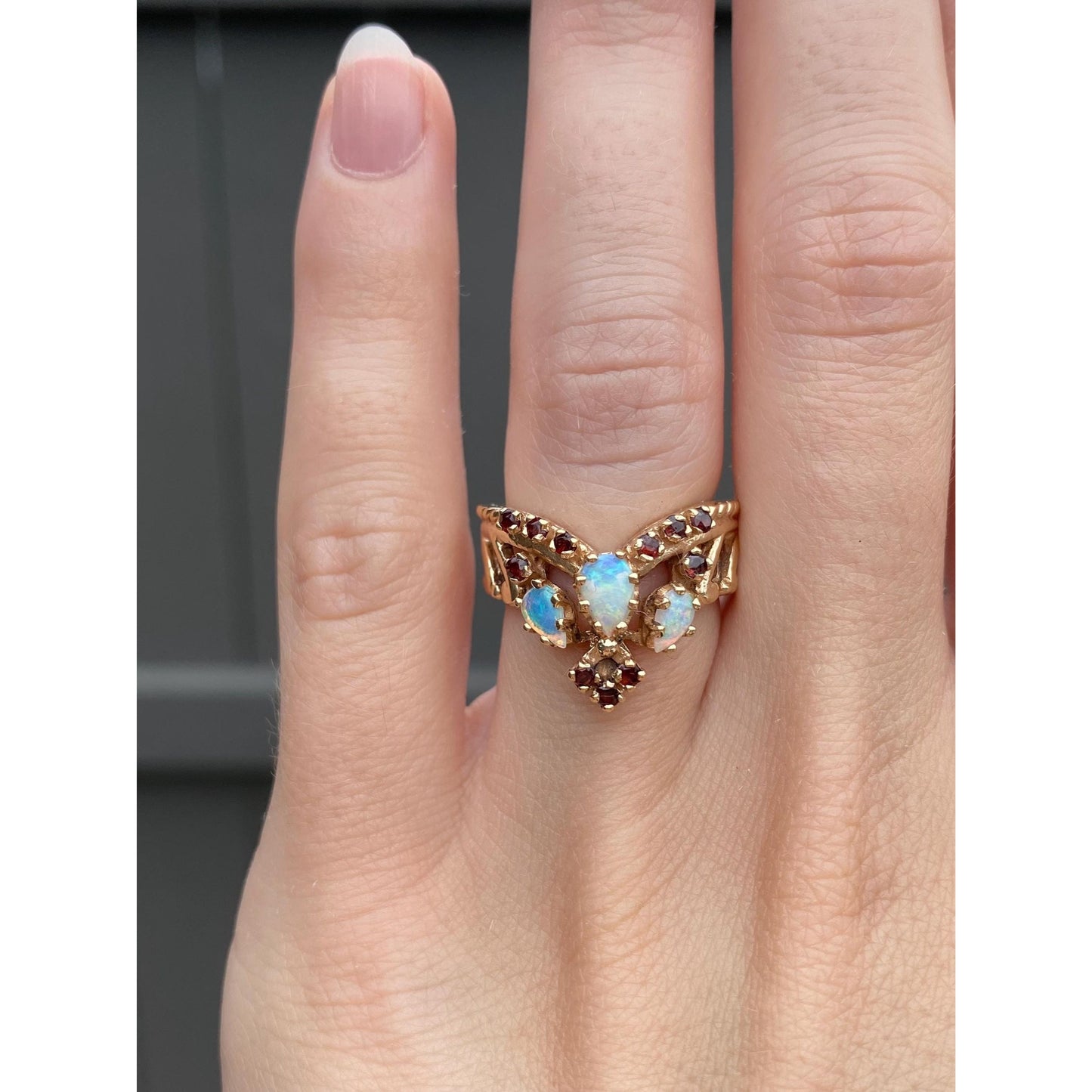 Vintage Solid 10k Yellow Gold Opal Garnet Chevron Ring - Size 5.25