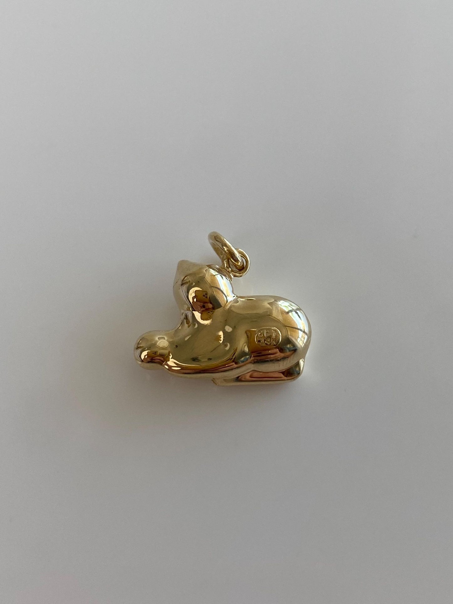 Vintage Solid 14k Yellow Gold Cat w/ Yarn Charm