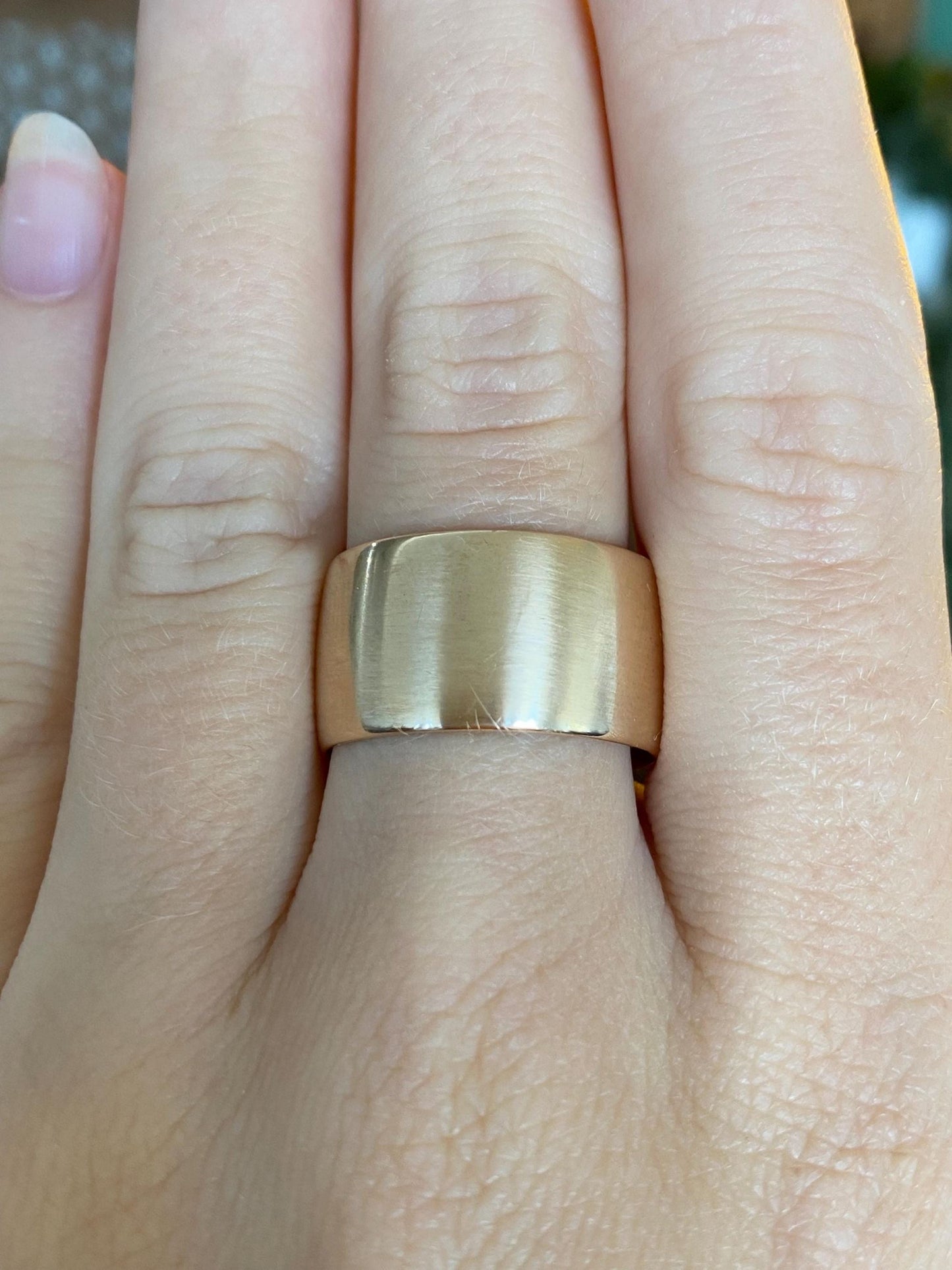 Vintage Solid 10k Yellow Gold Satin Wide Ring Band - Size 9.5