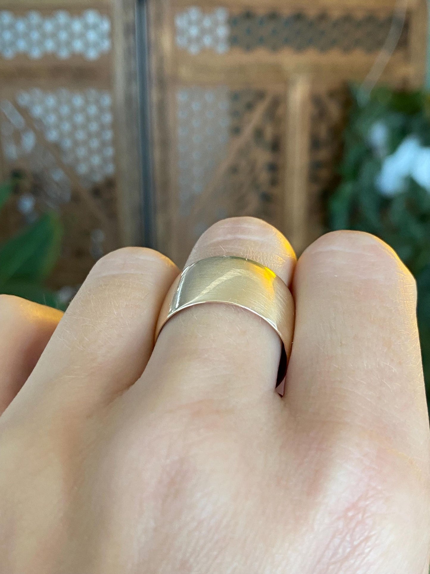 Vintage Solid 10k Yellow Gold Satin Wide Ring Band - Size 9.5