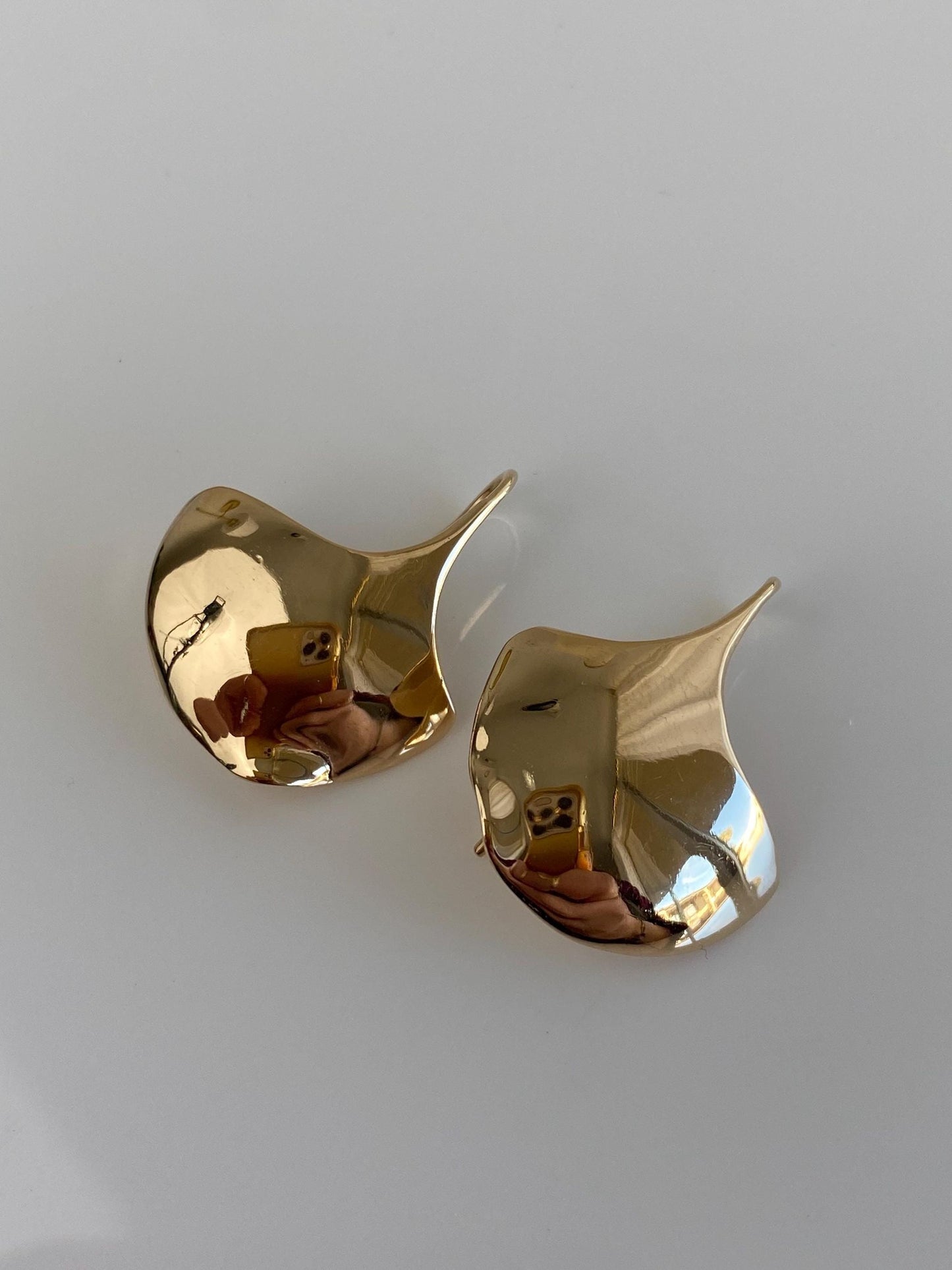 Vintage Solid 14k Yellow Gold Gingko Leaf Shape Drop Earrings