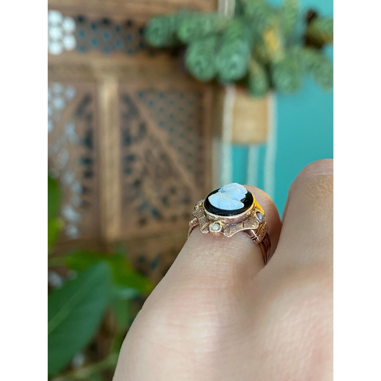 Vintage Solid 10k Rosey Gold Seed Pearl Cameo Ring - Size 3.75