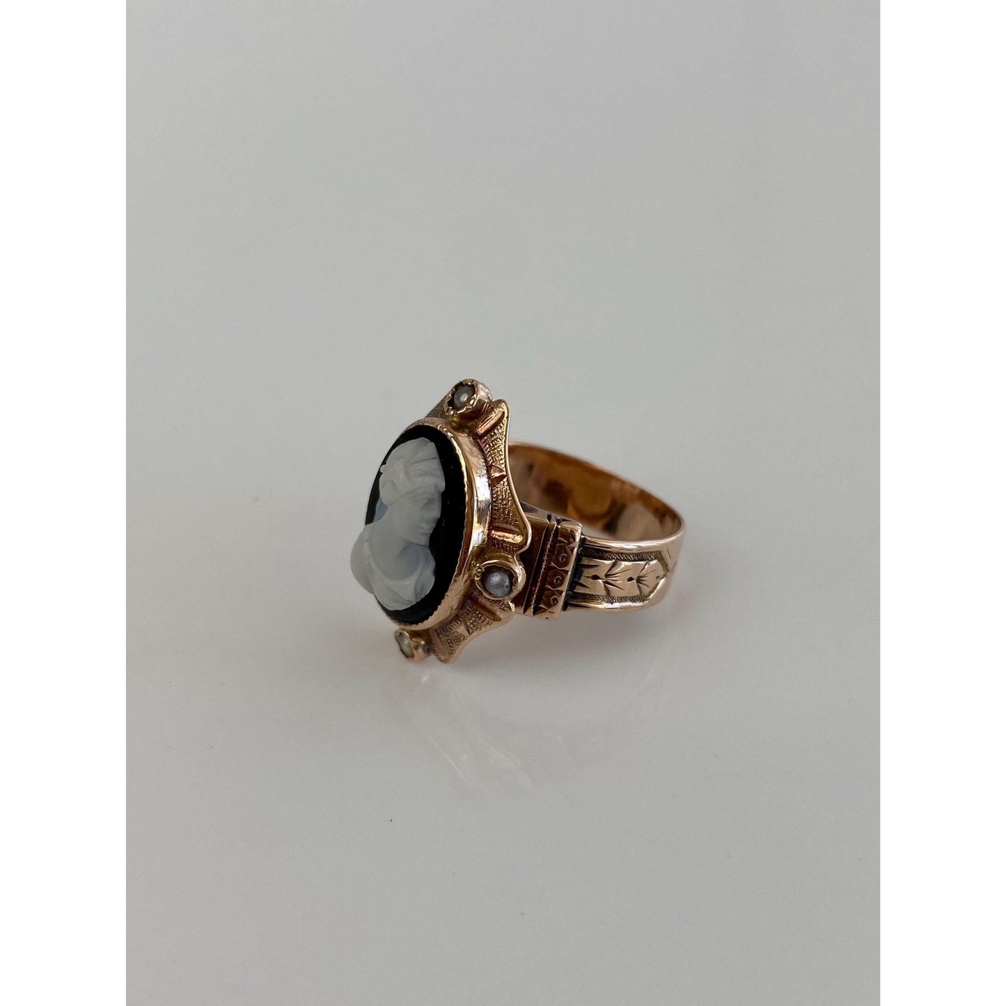 Vintage Solid 10k Rosey Gold Seed Pearl Cameo Ring - Size 3.75