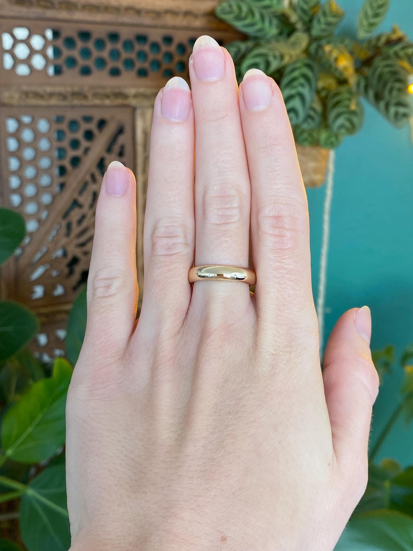 Vintage Solid 14k Yellow Gold Ring Band - Size 7.5