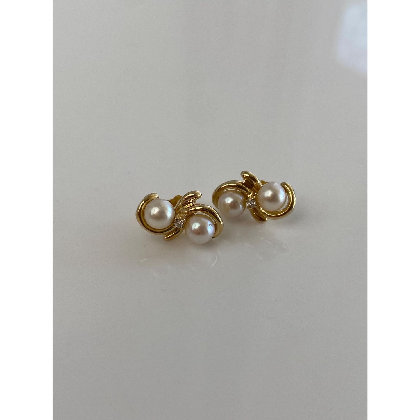 Vintage Solid 14k Yellow Gold Diamond Pearls Stud Earrings
