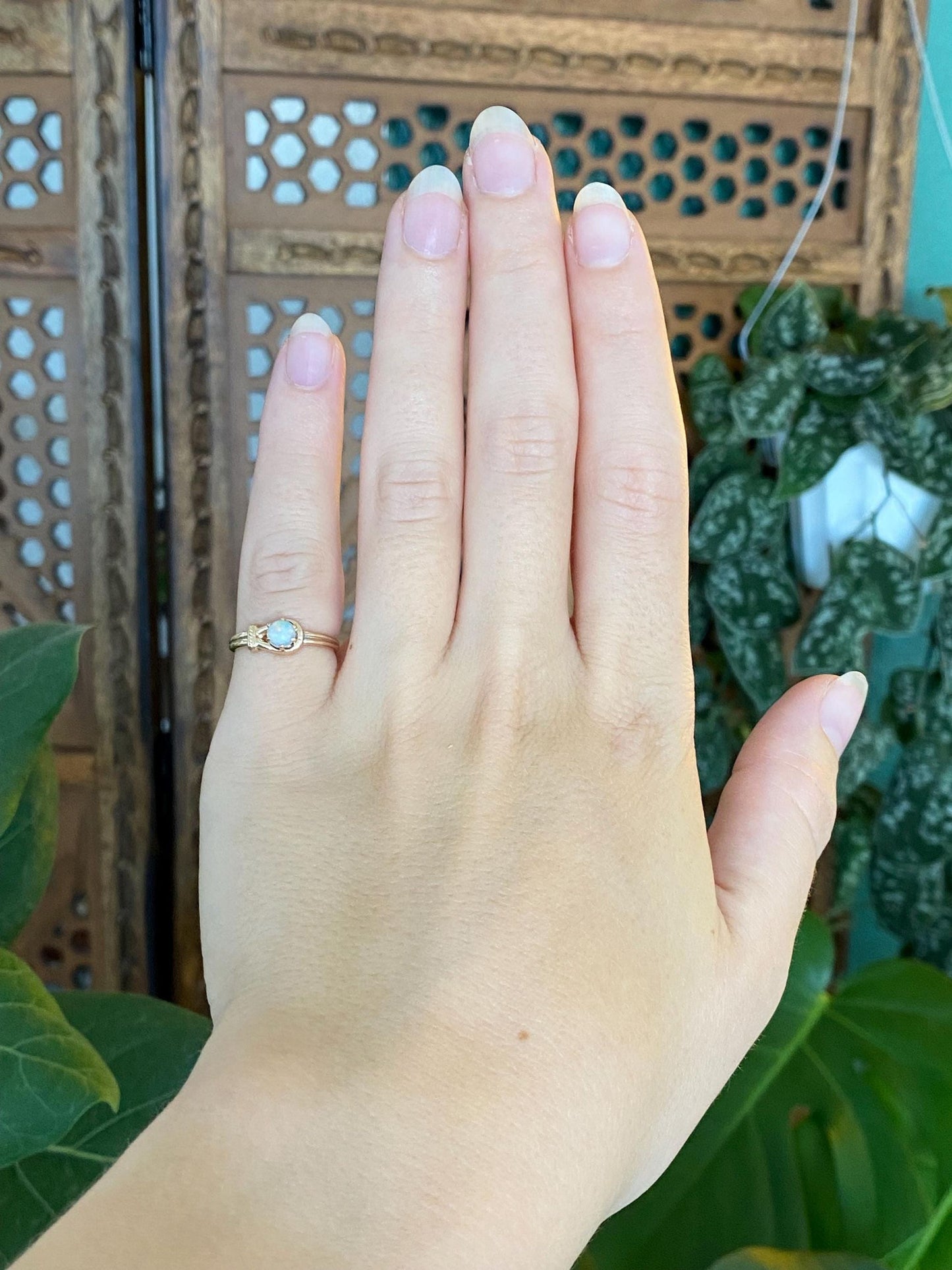 Vintage Solid 14k Yellow Gold Opal Ring - Size 4