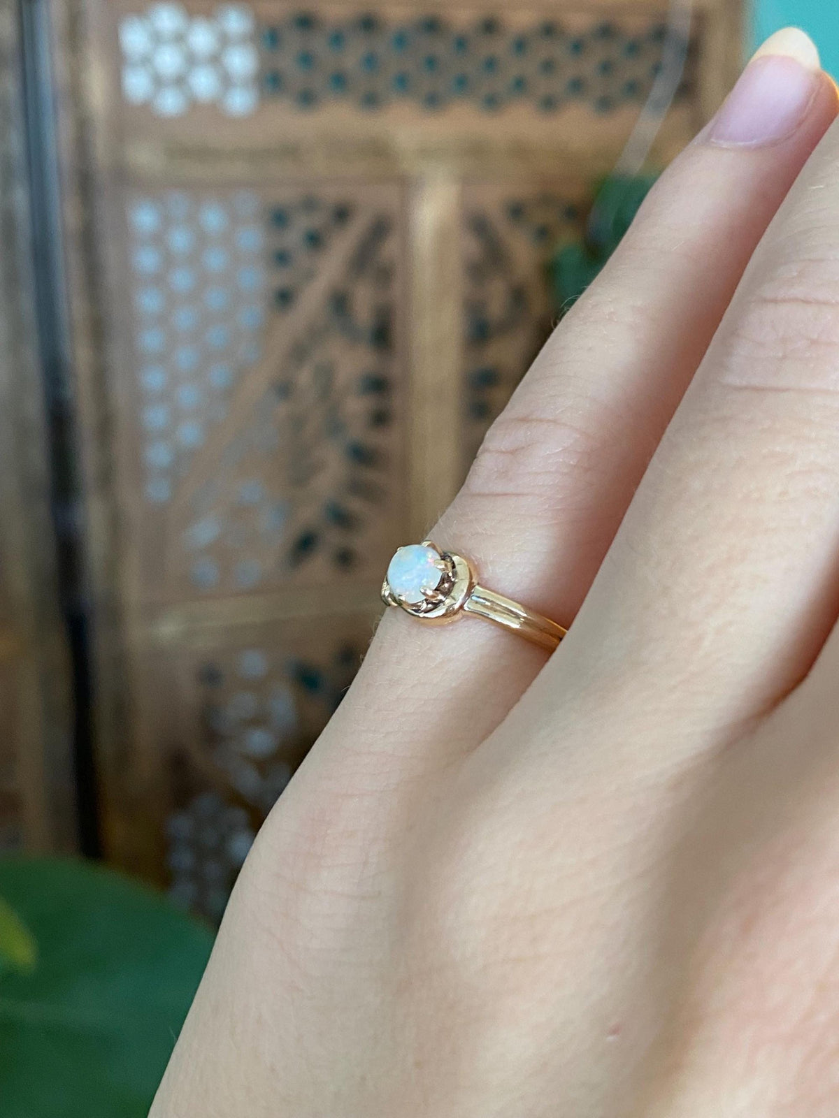 Vintage Solid 14k Yellow Gold Opal Ring - Size 4