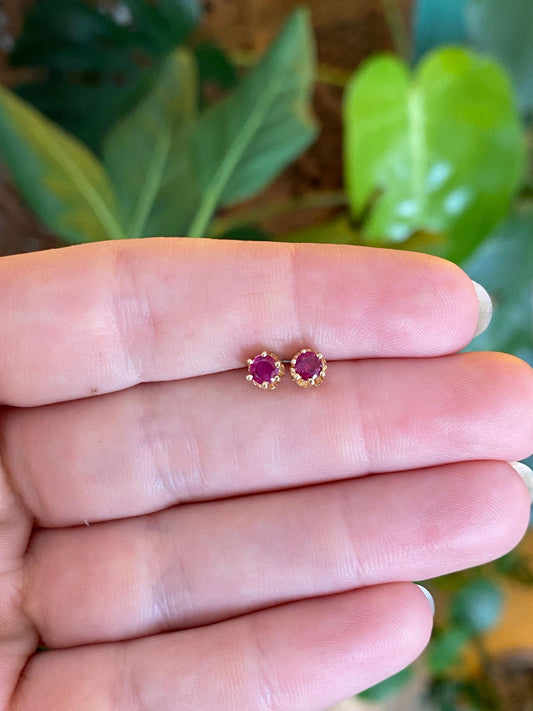 Vintage Solid 14k Yellow Gold Pink Sapphire Stud Earrings