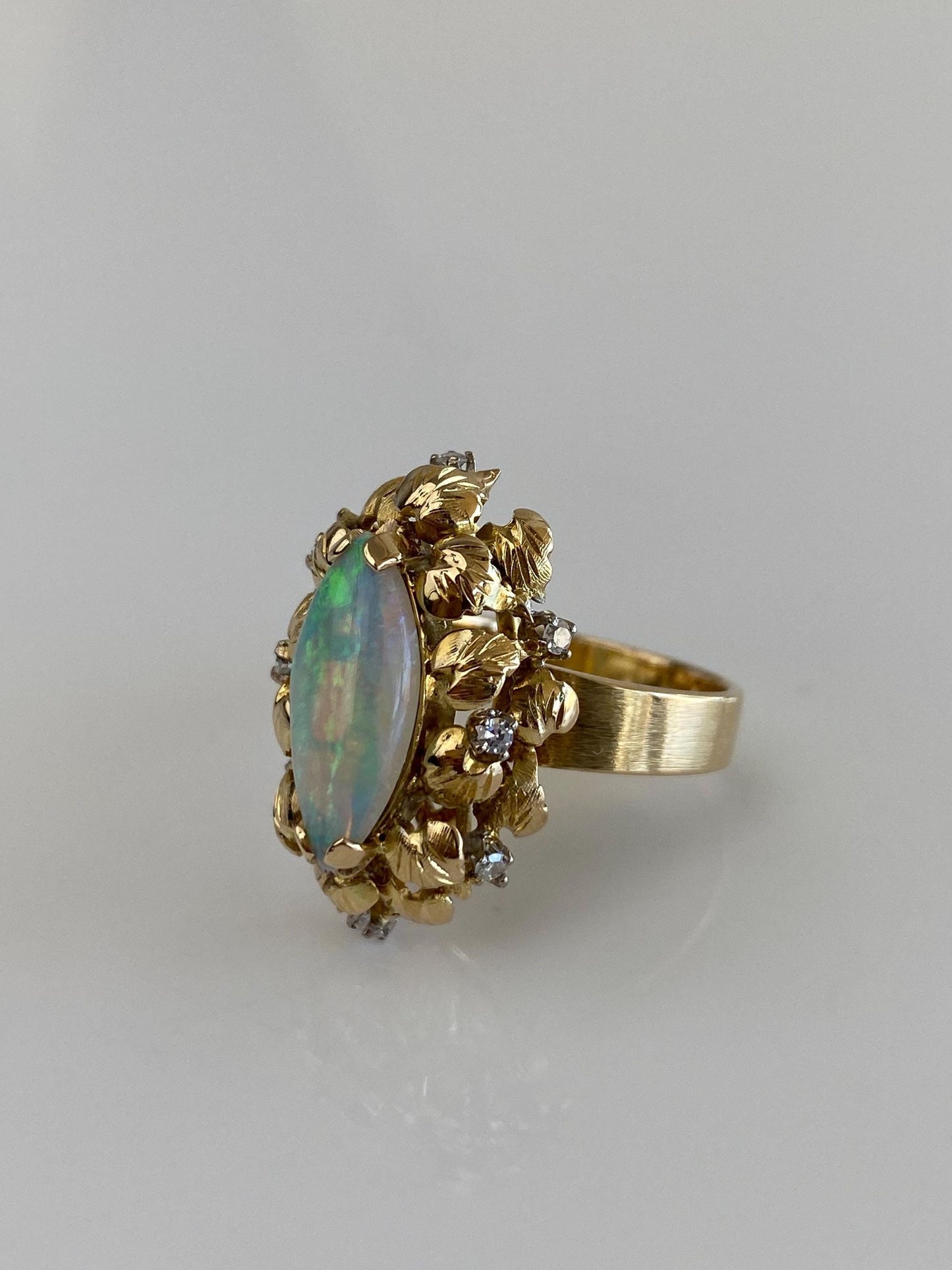 Vintage Solid 14k Yellow Gold Marquis Opal Diamond Leaves Ring - Size 6.25