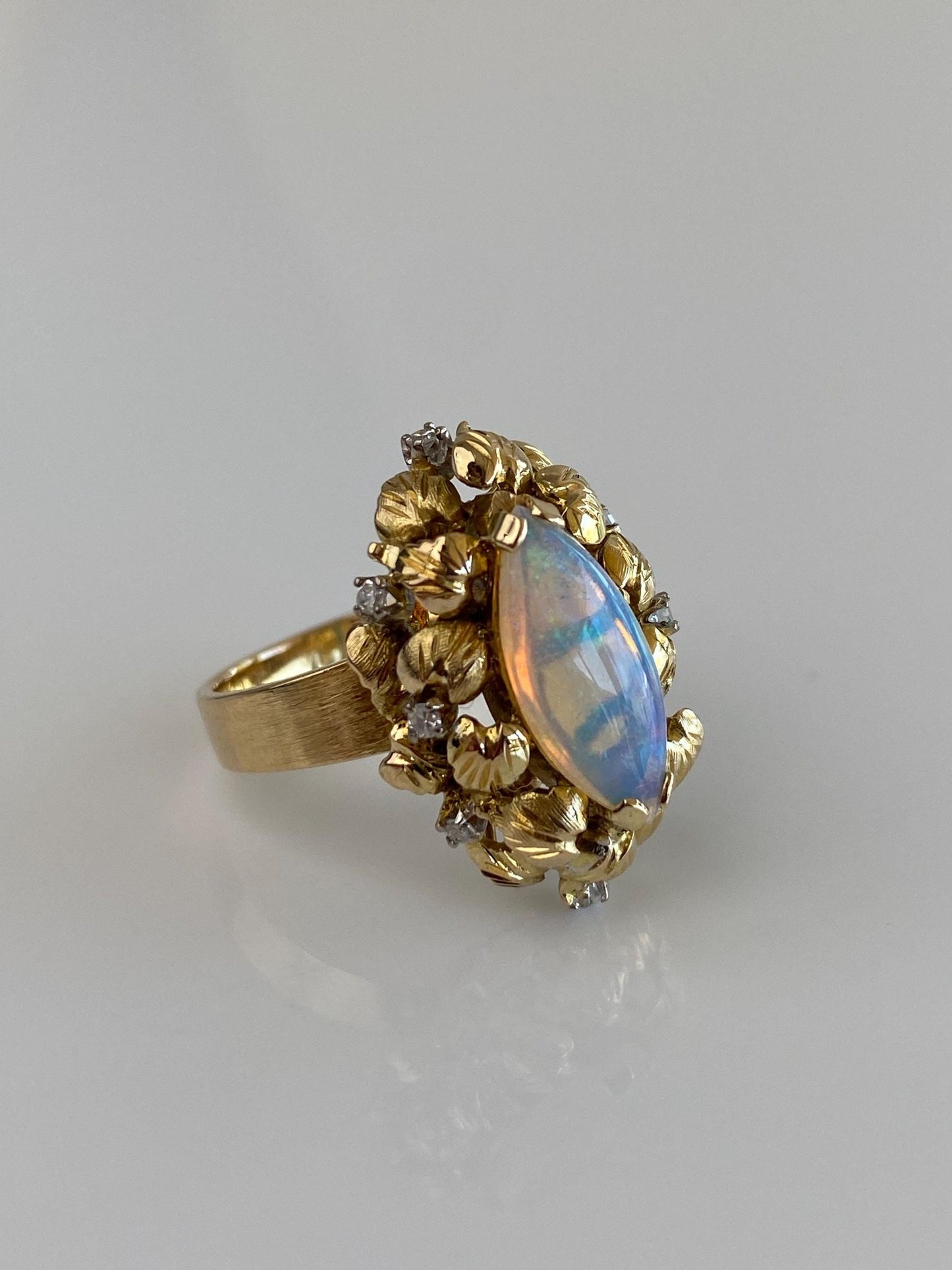 Vintage Solid 14k Yellow Gold Marquis Opal Diamond Leaves Ring - Size 6.25