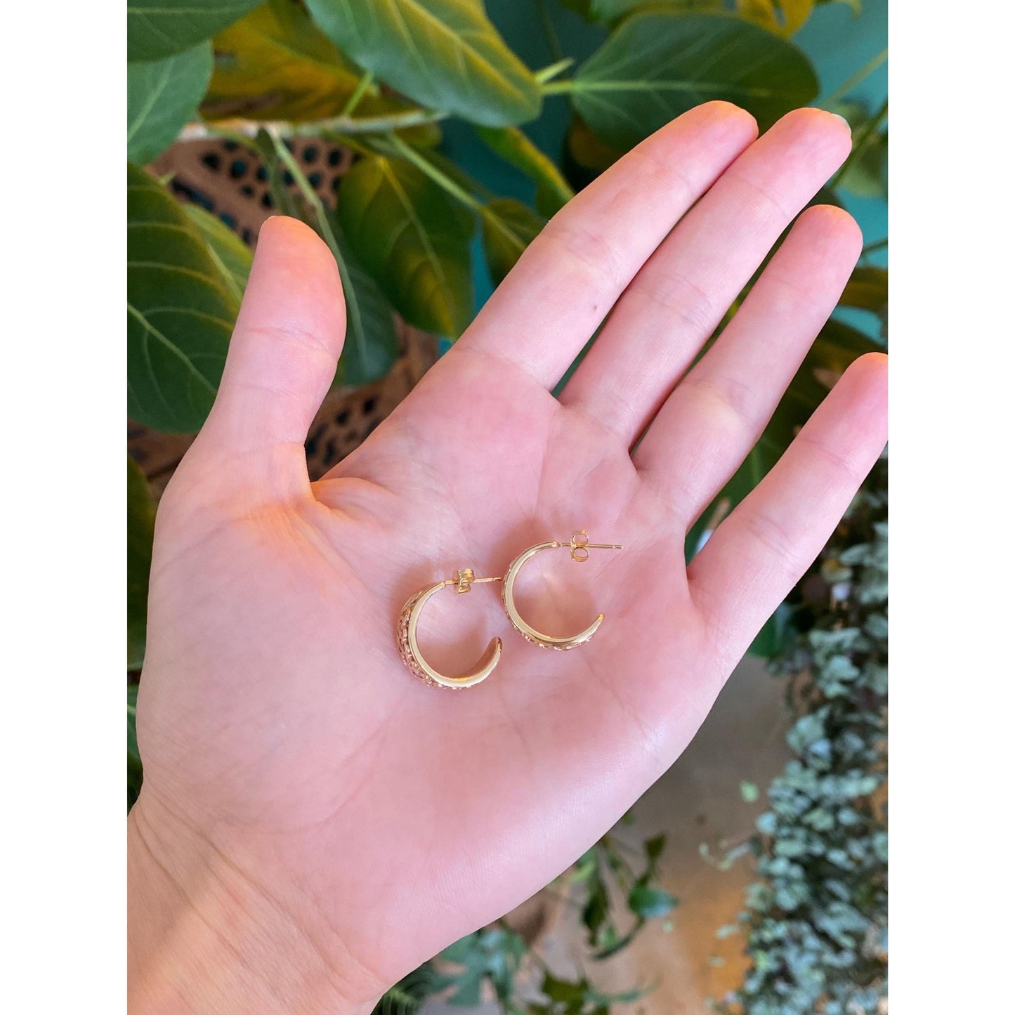 Vintage Solid 10k Yellow Gold Celtic Design Hoop Earrings